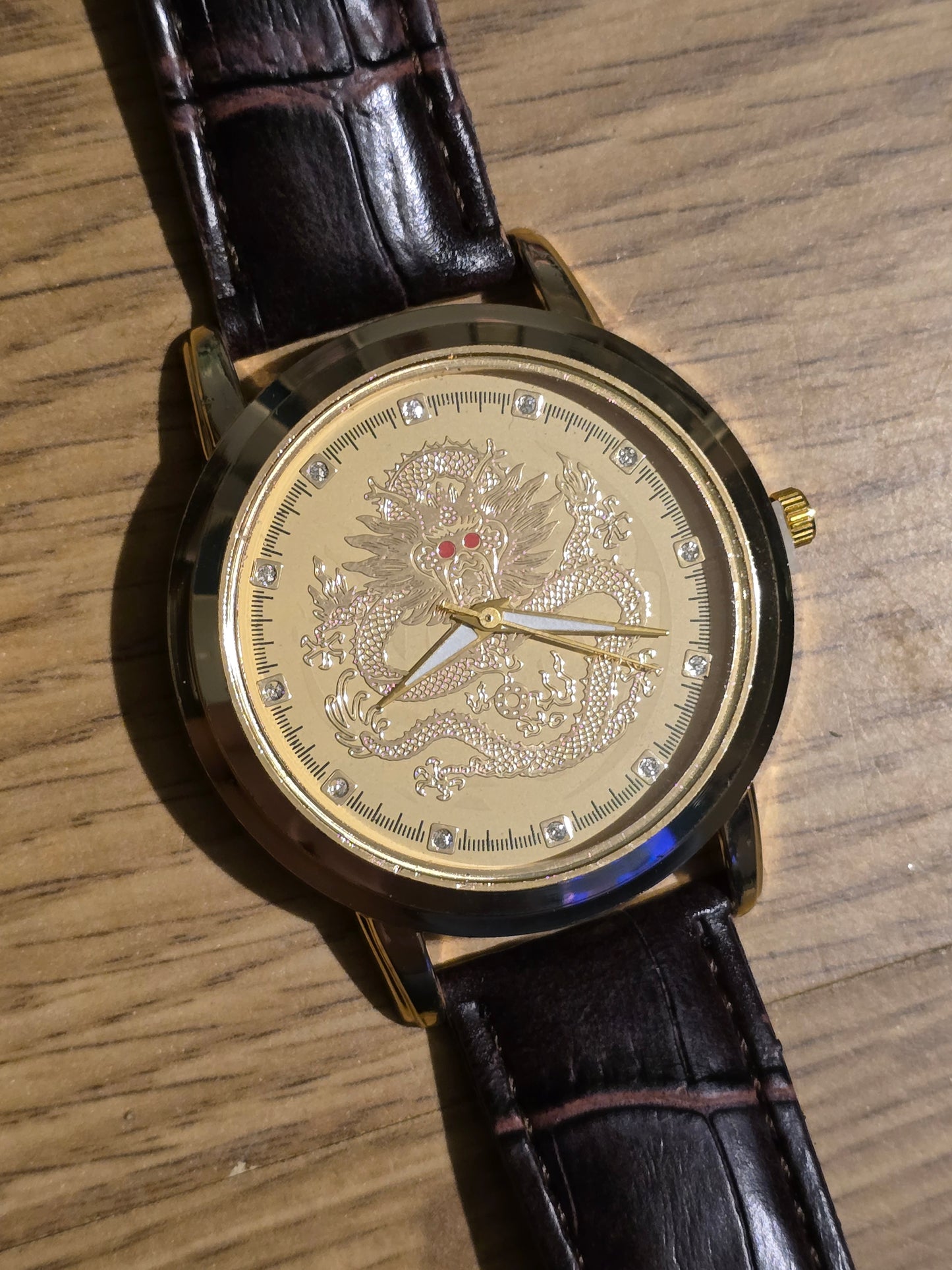 Mens Quartz Watch with Unusual Snake Dial - New - 1