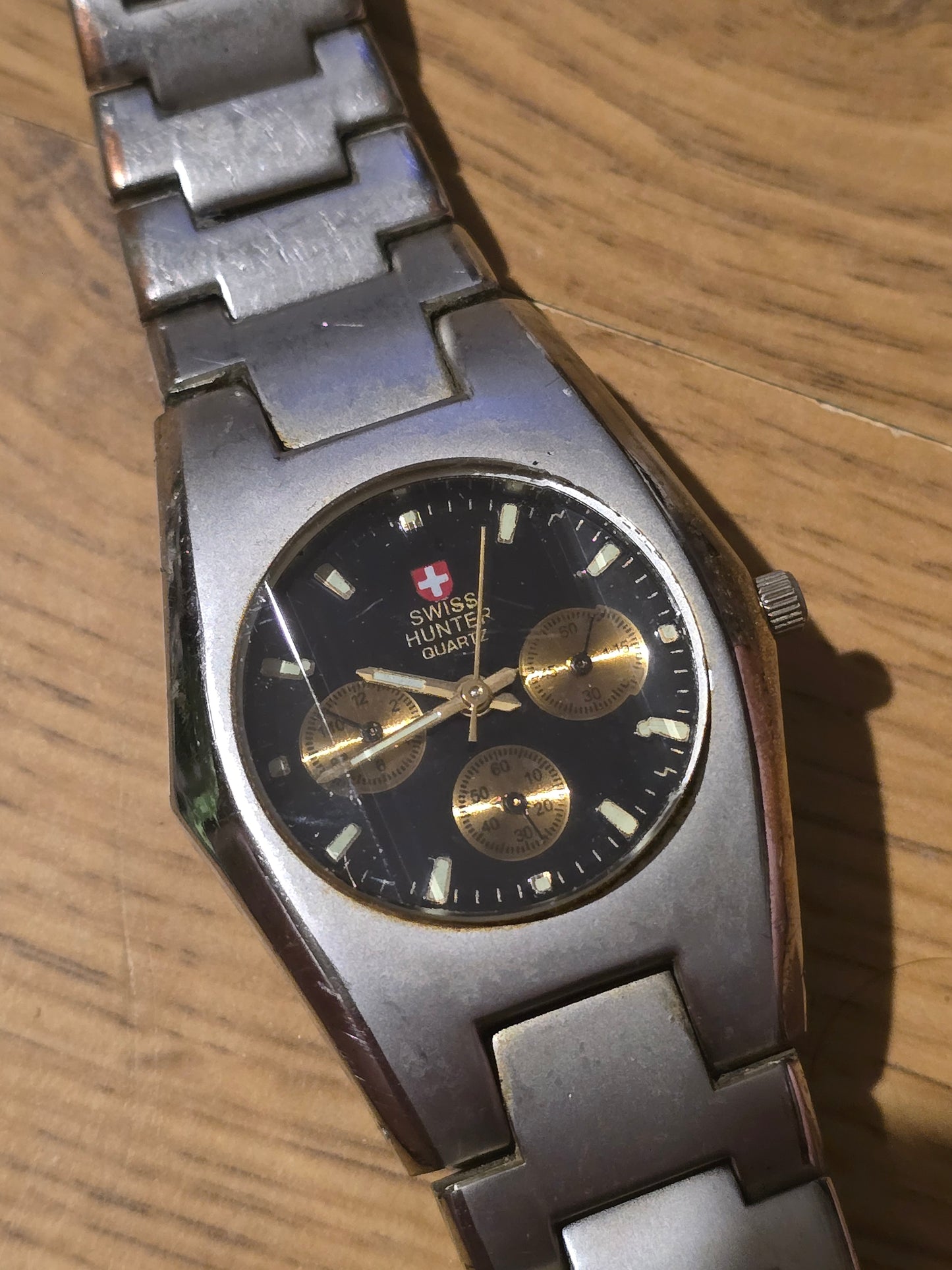 Swiss Hunter Ladies / Unisex Quartz Watch - Pre-owned - 1