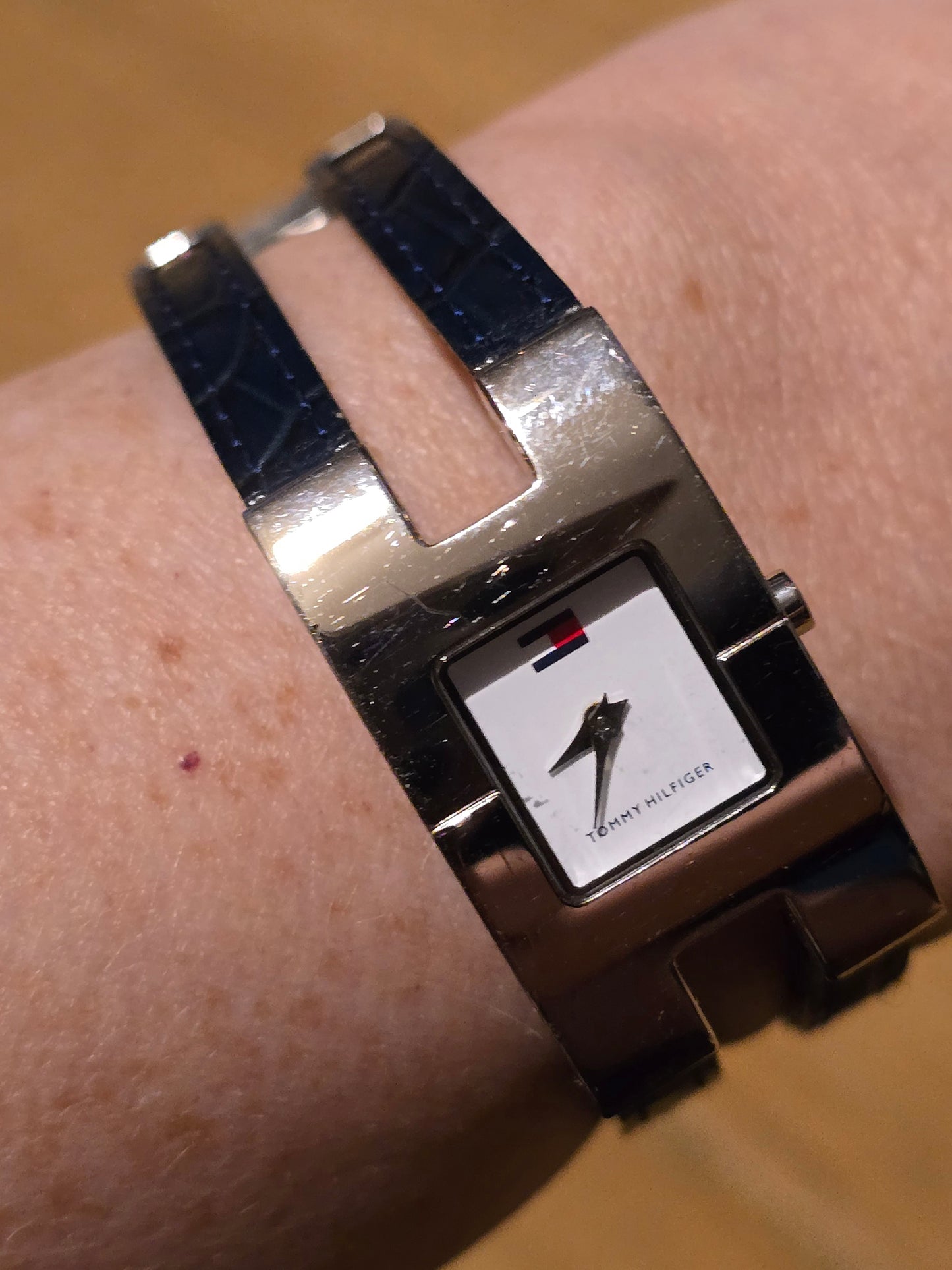 Tommy Hilfiger Ladies Quartz Watch - Pre-owned - 1