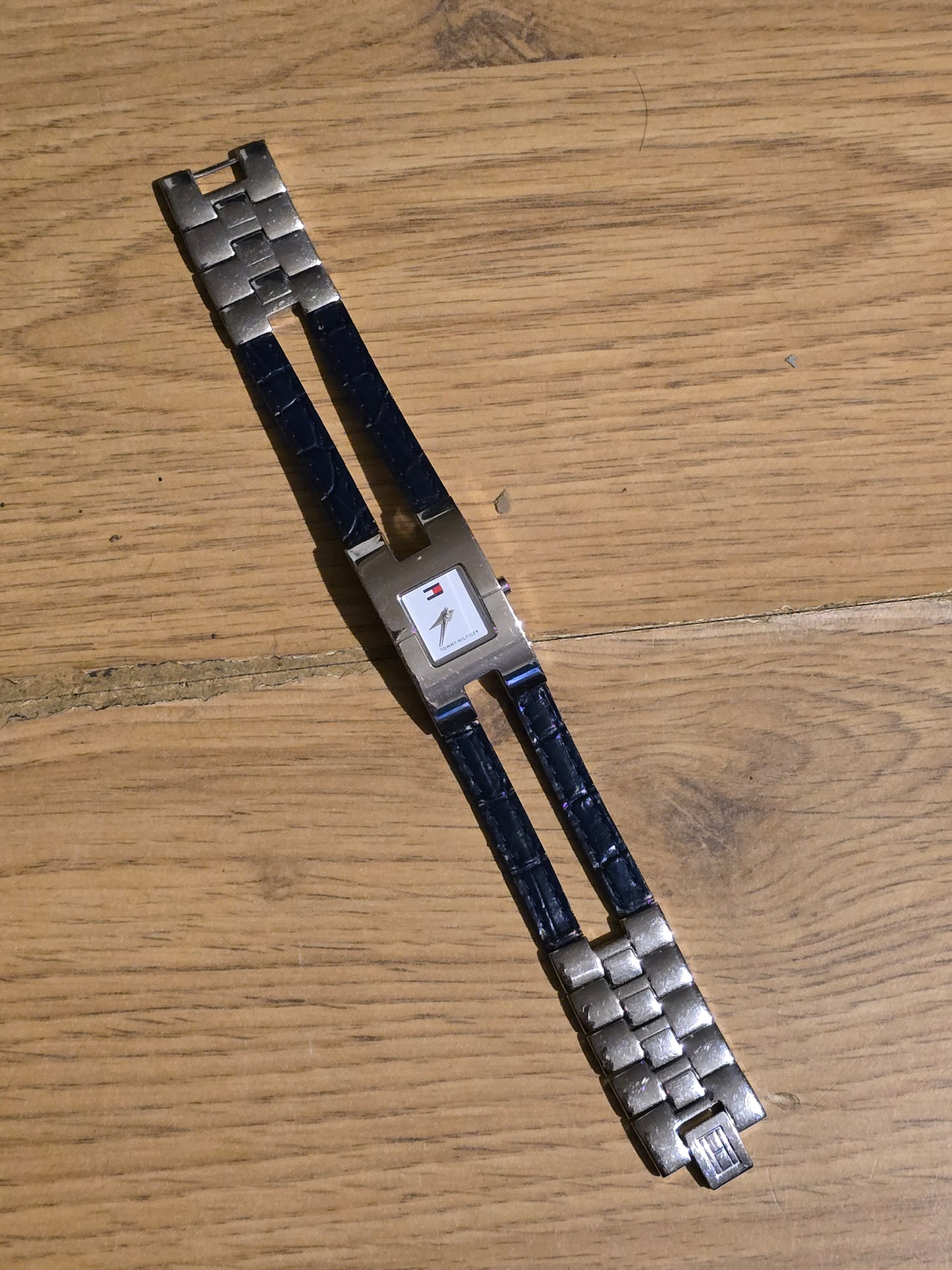 Tommy Hilfiger Ladies Quartz Watch - Pre-owned - 1