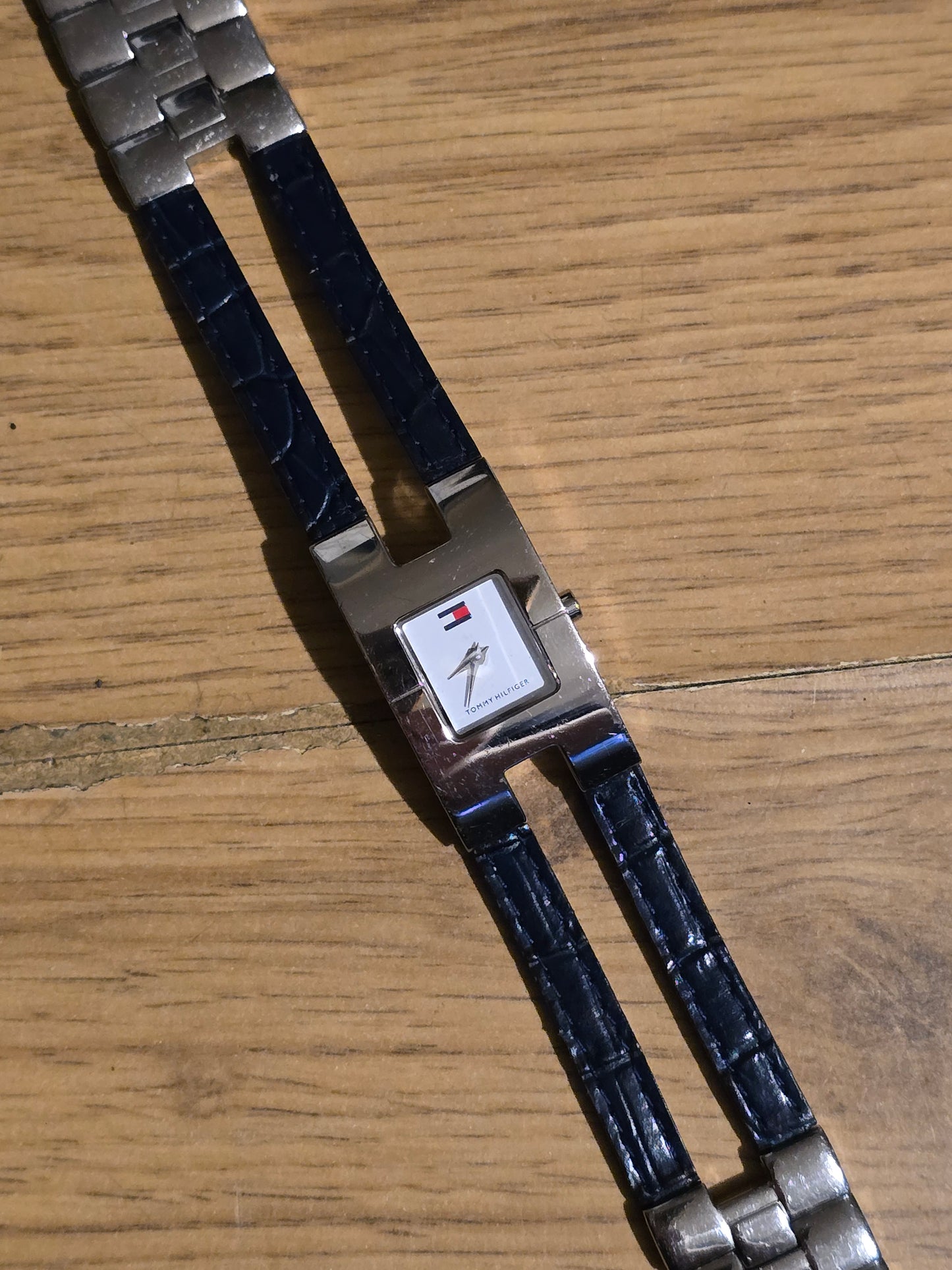 Tommy Hilfiger Ladies Quartz Watch - Pre-owned - 1