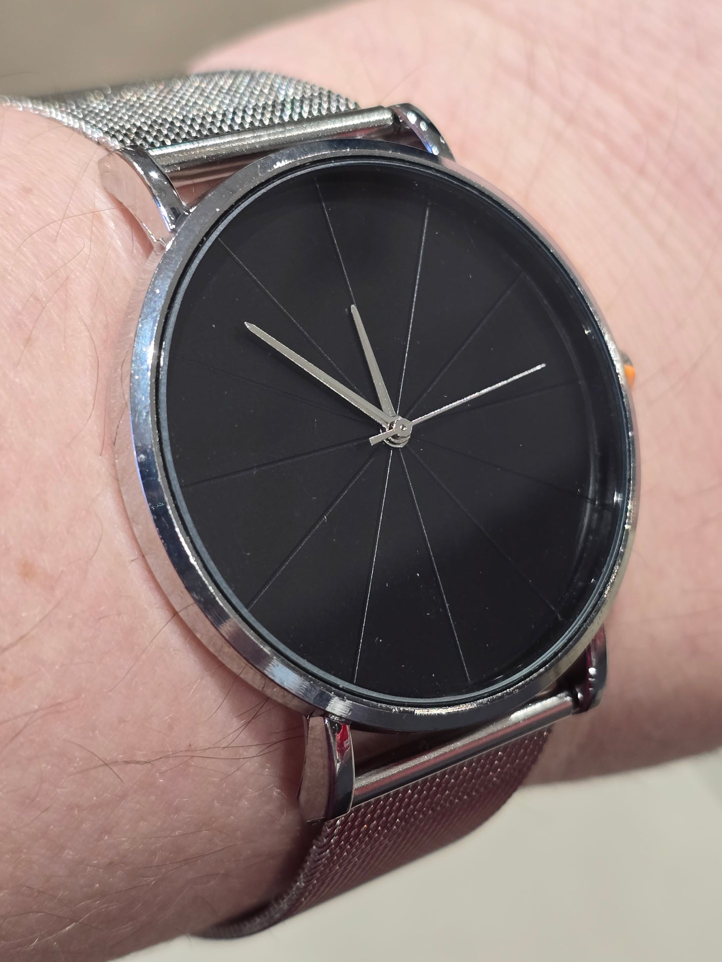 Mens Mesh Strap Quartz Watch - New - 1