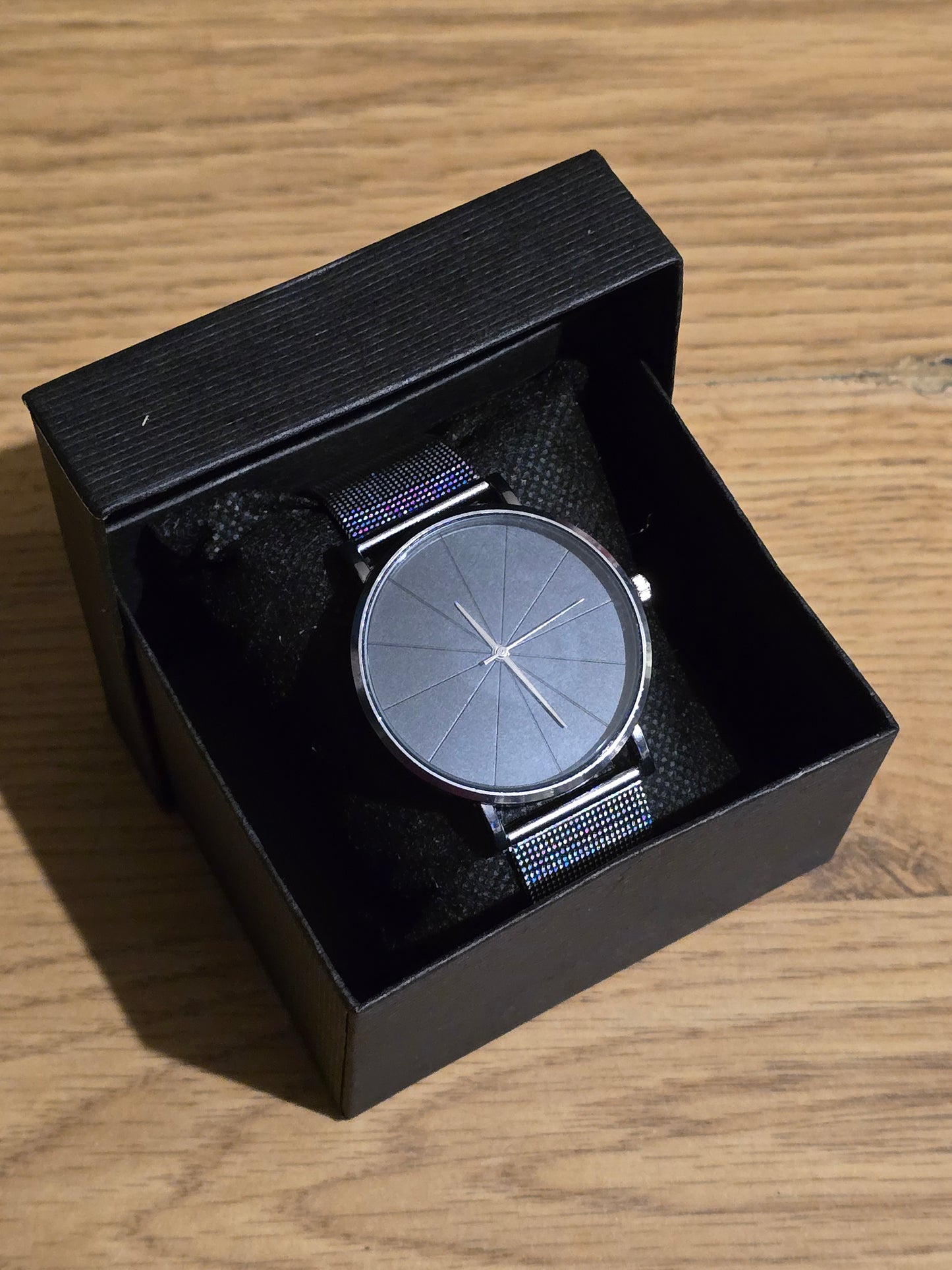 Mens Mesh Strap Quartz Watch - New - 1