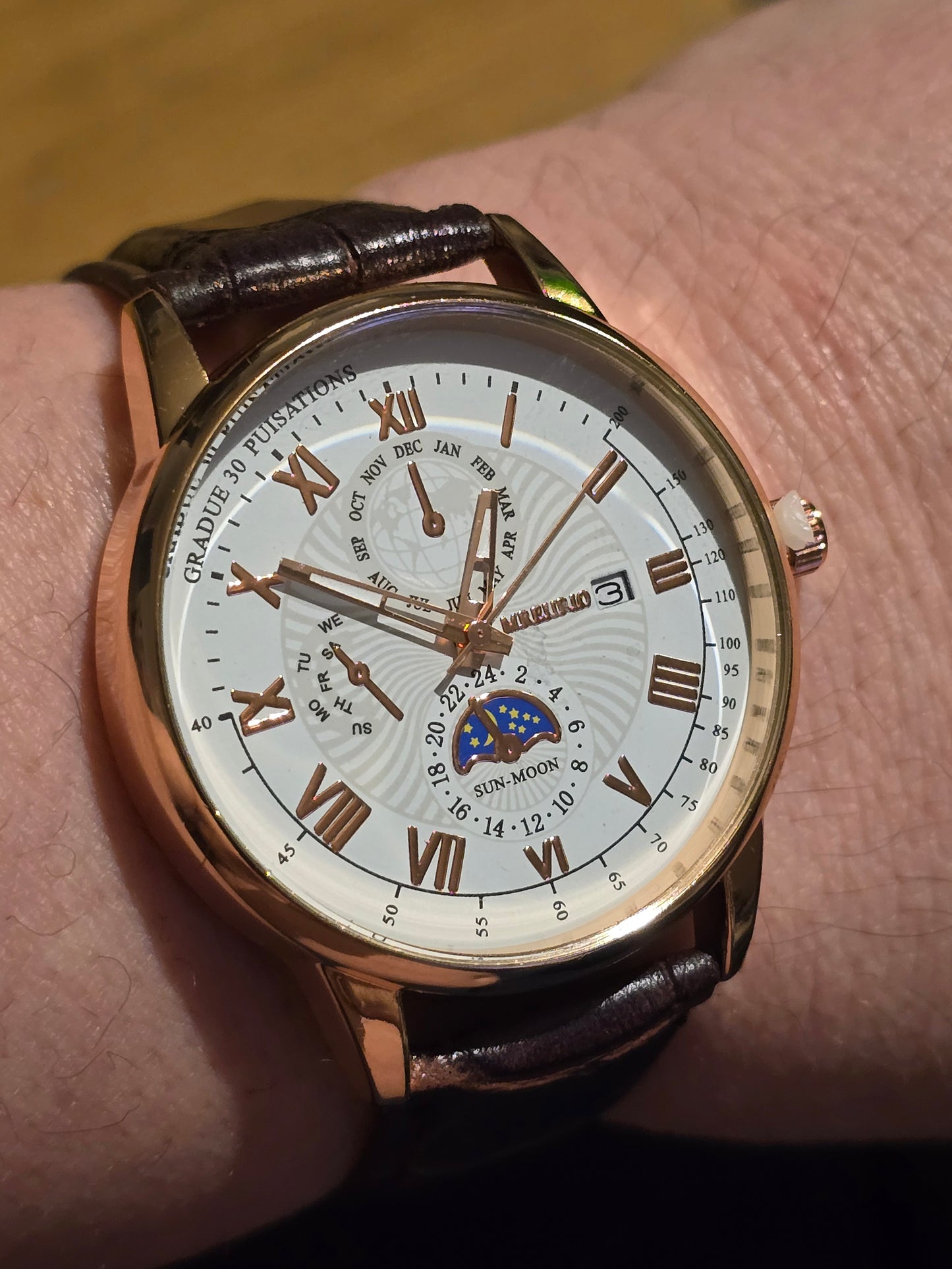 Mens Classic Quartz Watch - New - 1