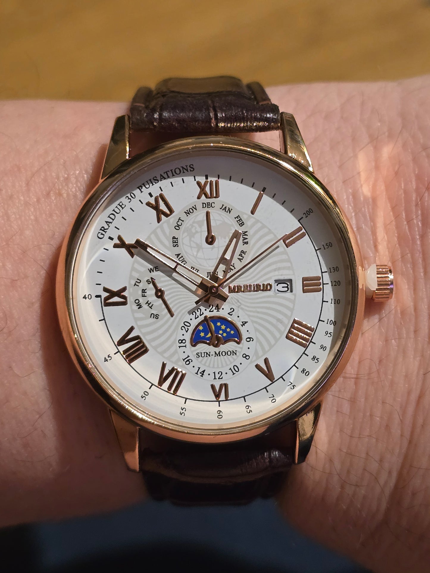 Mens Classic Quartz Watch - New - 1