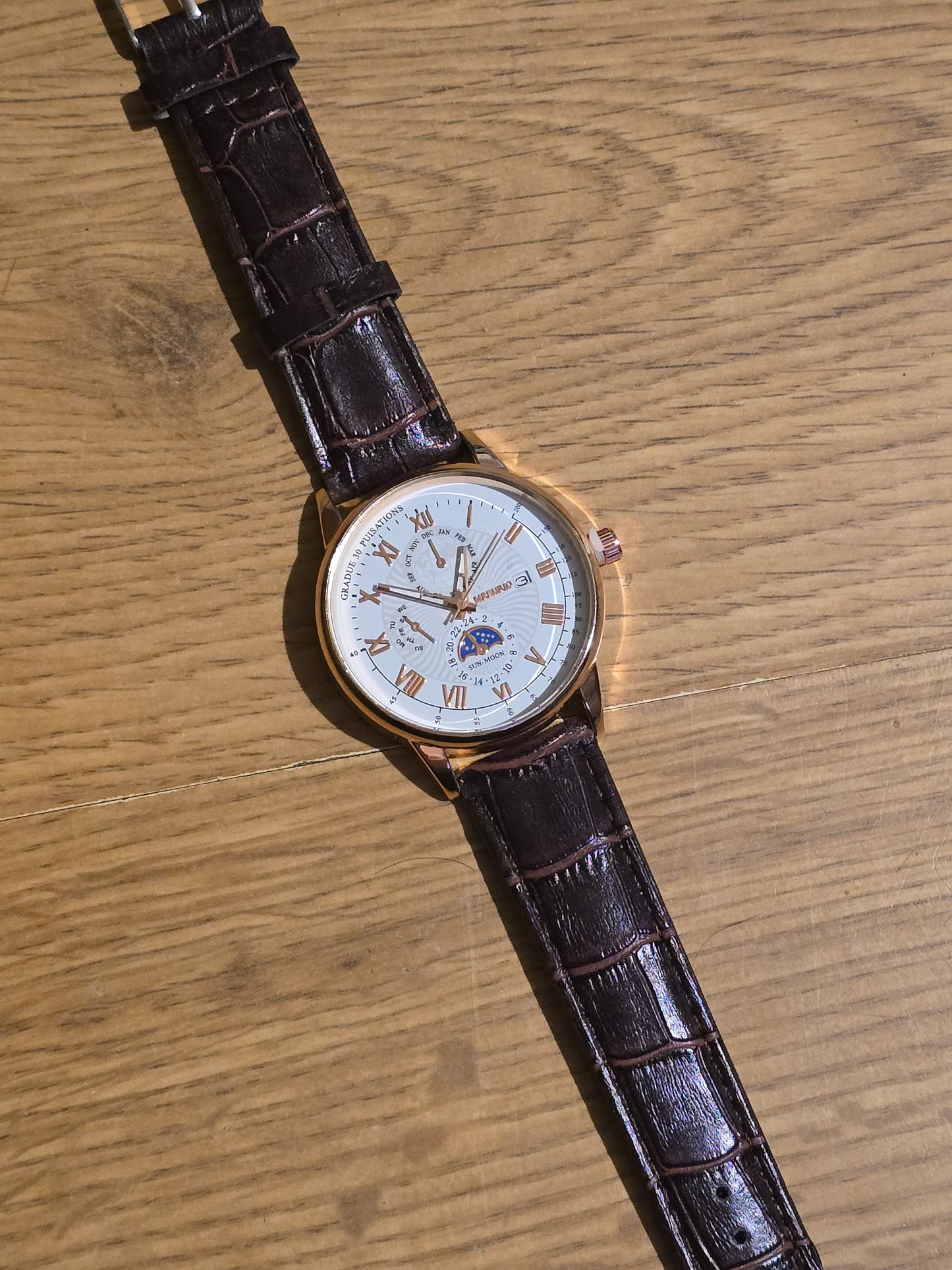 Mens Classic Quartz Watch - New - 1