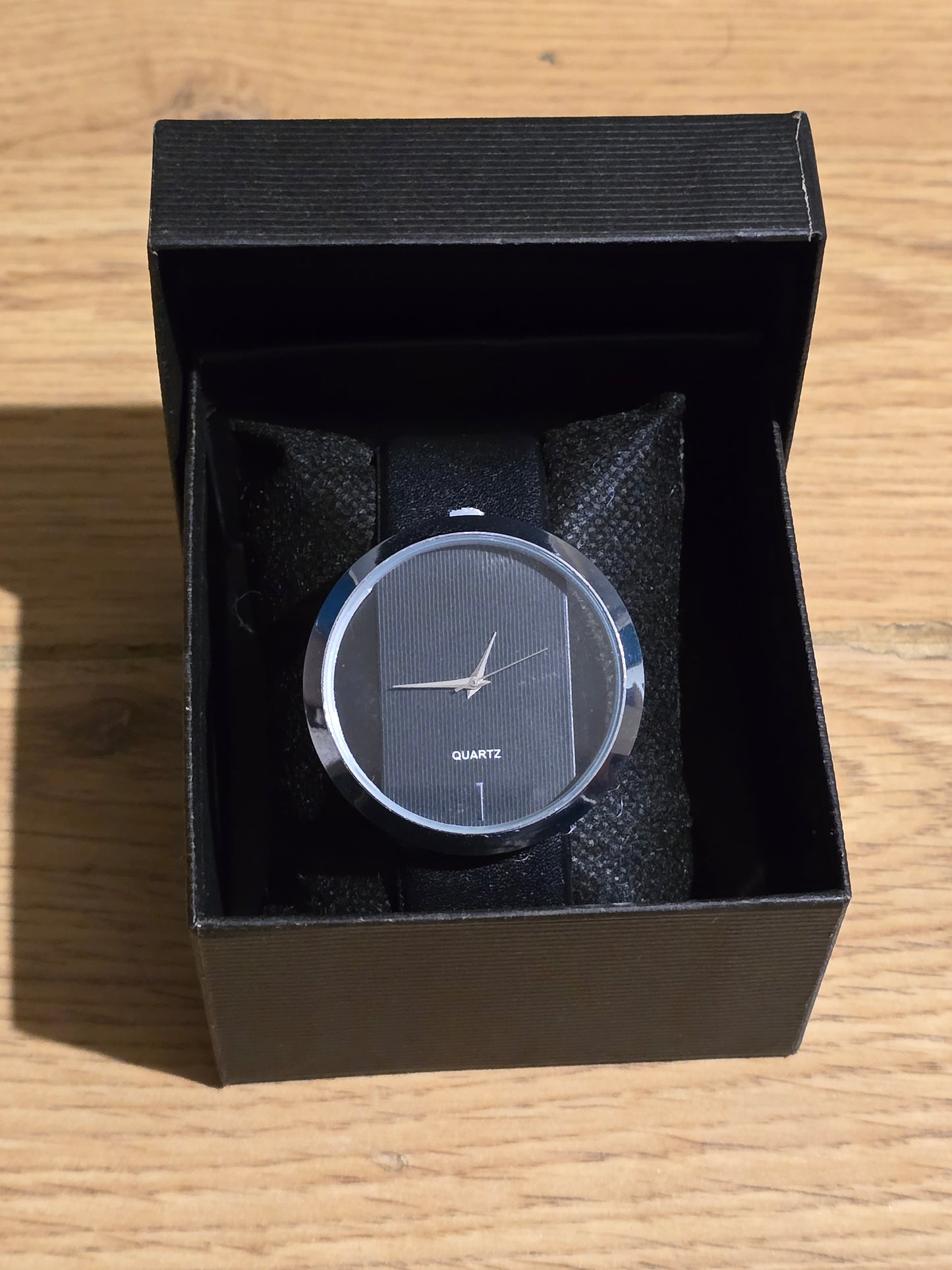 Ladies Quartz Watch - New - 2