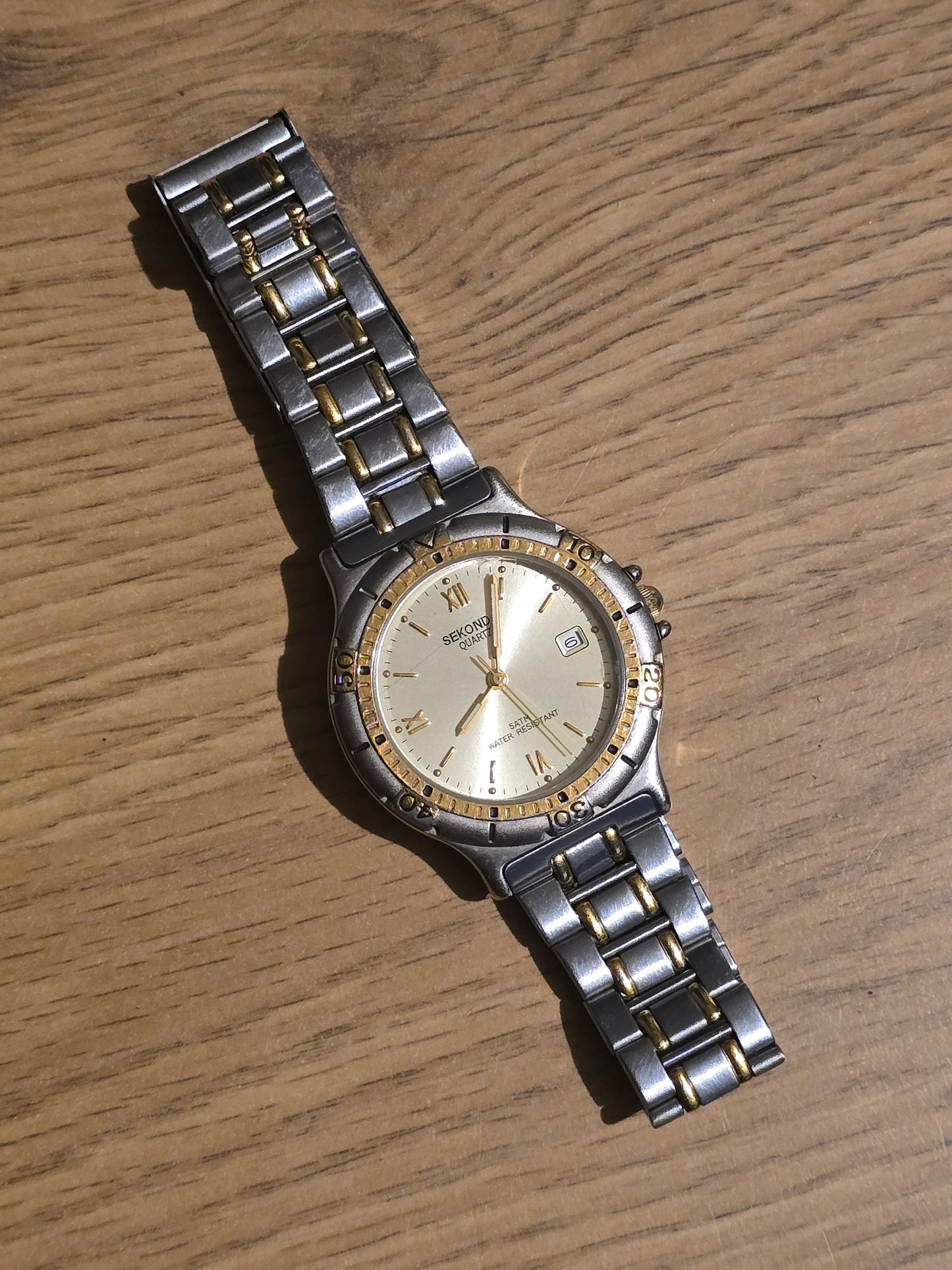 Sekonda Mens Bi-Colour Water Resistant Quartz Watch - Pre-owned - 1