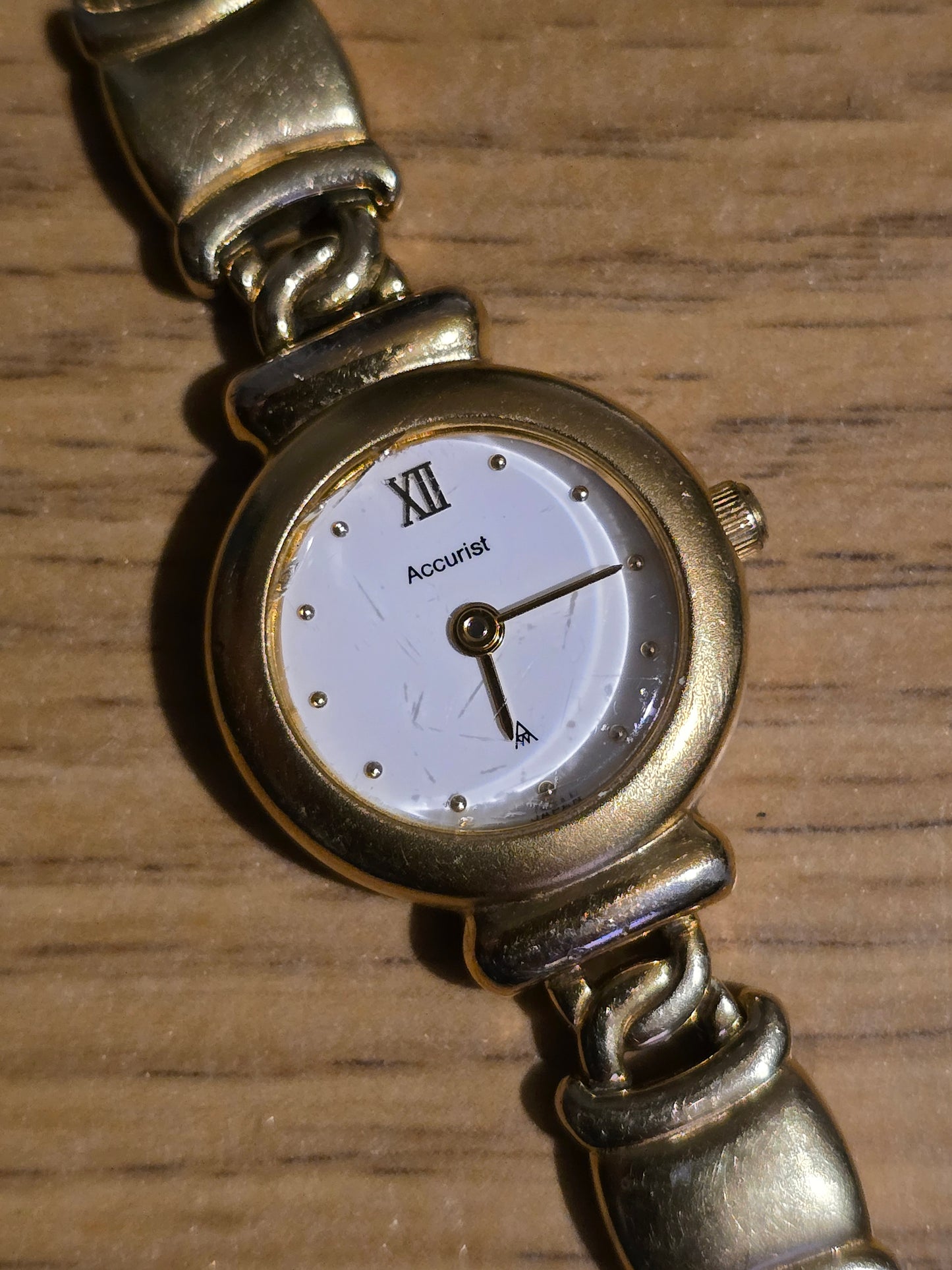 Accurist Ladies Gold Plated Quartz Dress Watch - Pre-owned - 1