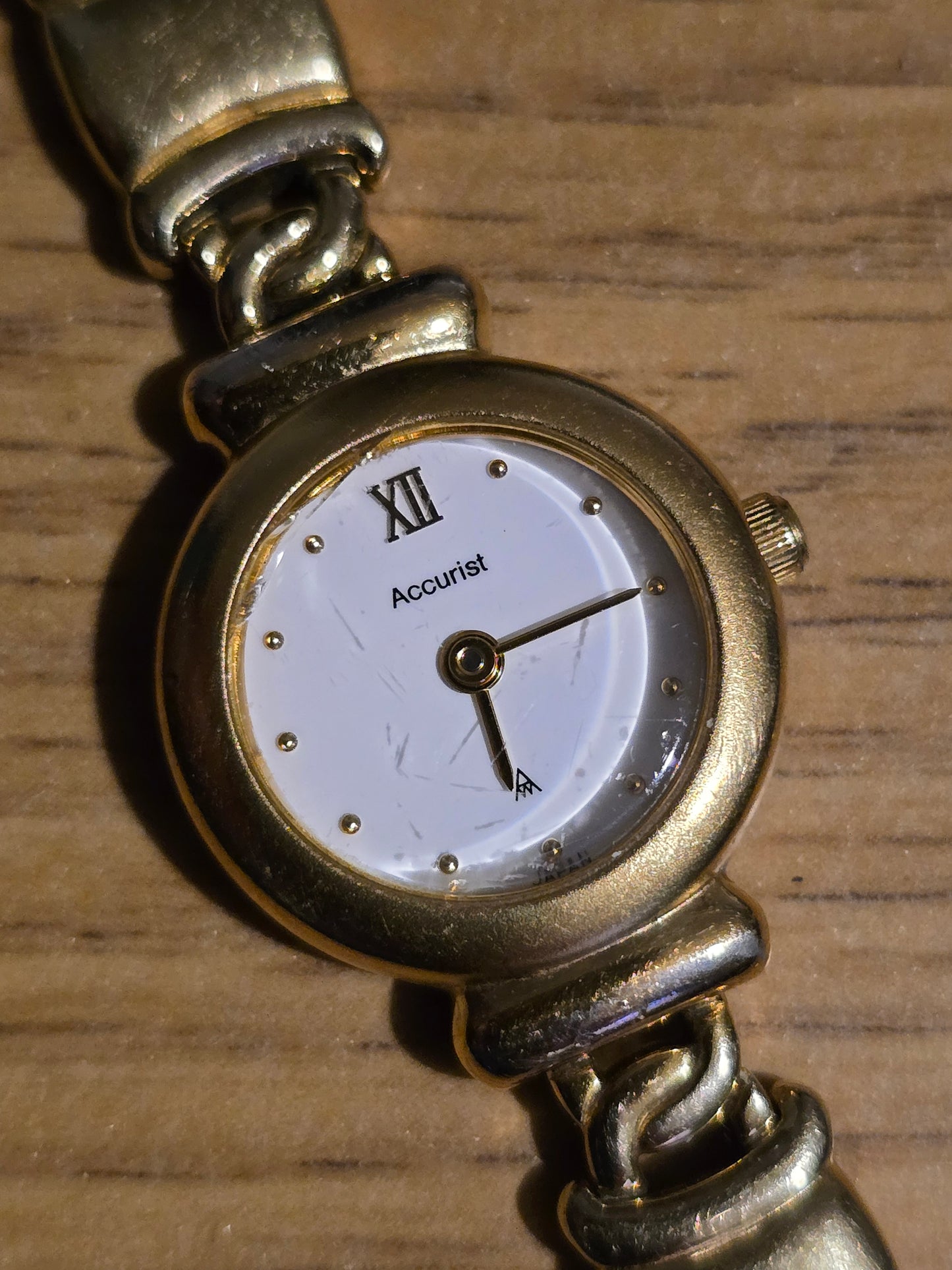 Accurist Ladies Gold Plated Quartz Dress Watch - Pre-owned - 1