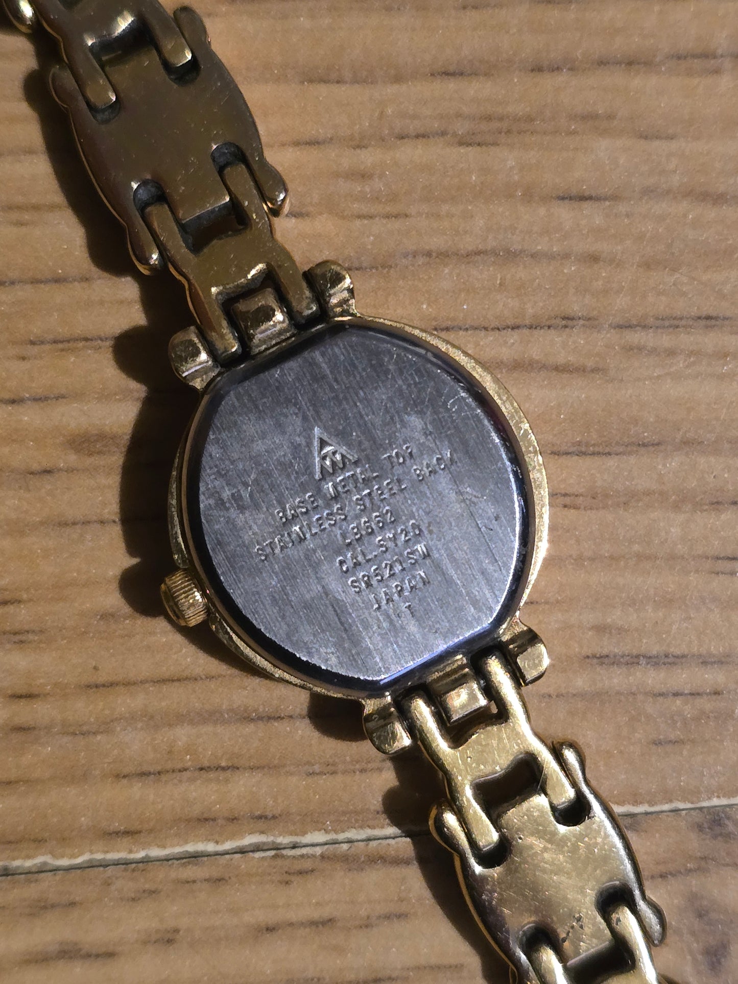 Accurist Ladies Gold Plated Quartz Dress Watch - Pre-owned - 1