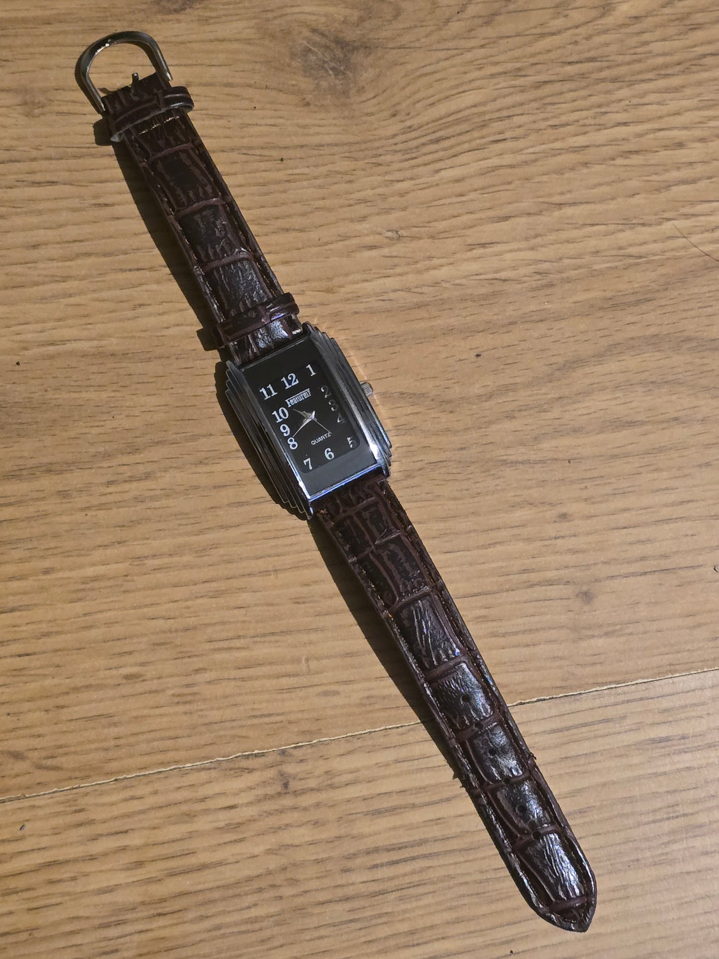 Feature17 Ladies Quartz Watch - Pre-owned