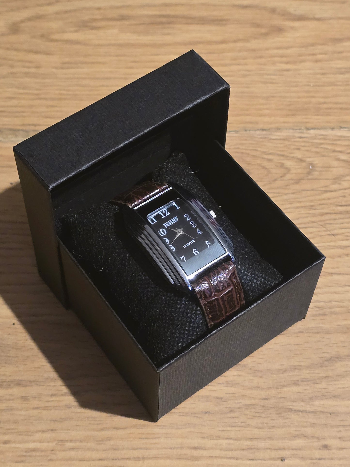 Feature17 Ladies Quartz Watch - Pre-owned