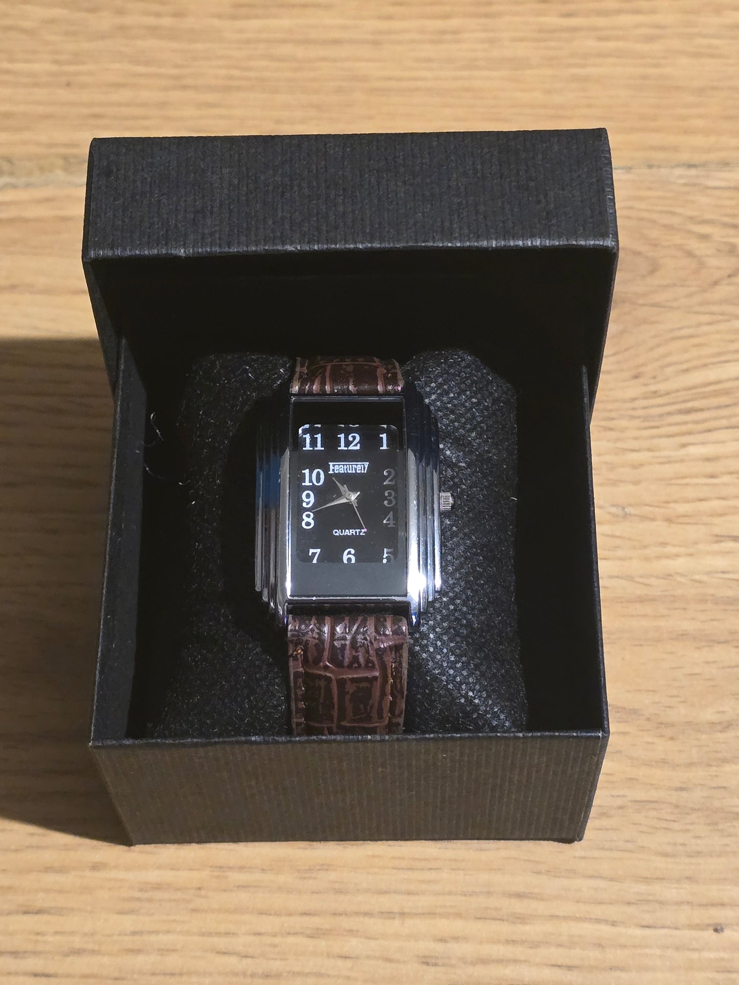 Feature17 Ladies Quartz Watch - Pre-owned