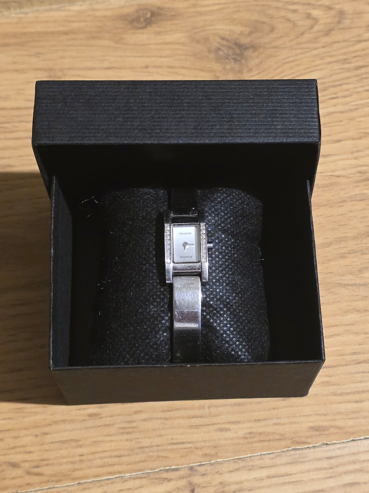 Accurist Diamond Ladies Quartz Watch - Pre-owned - 1