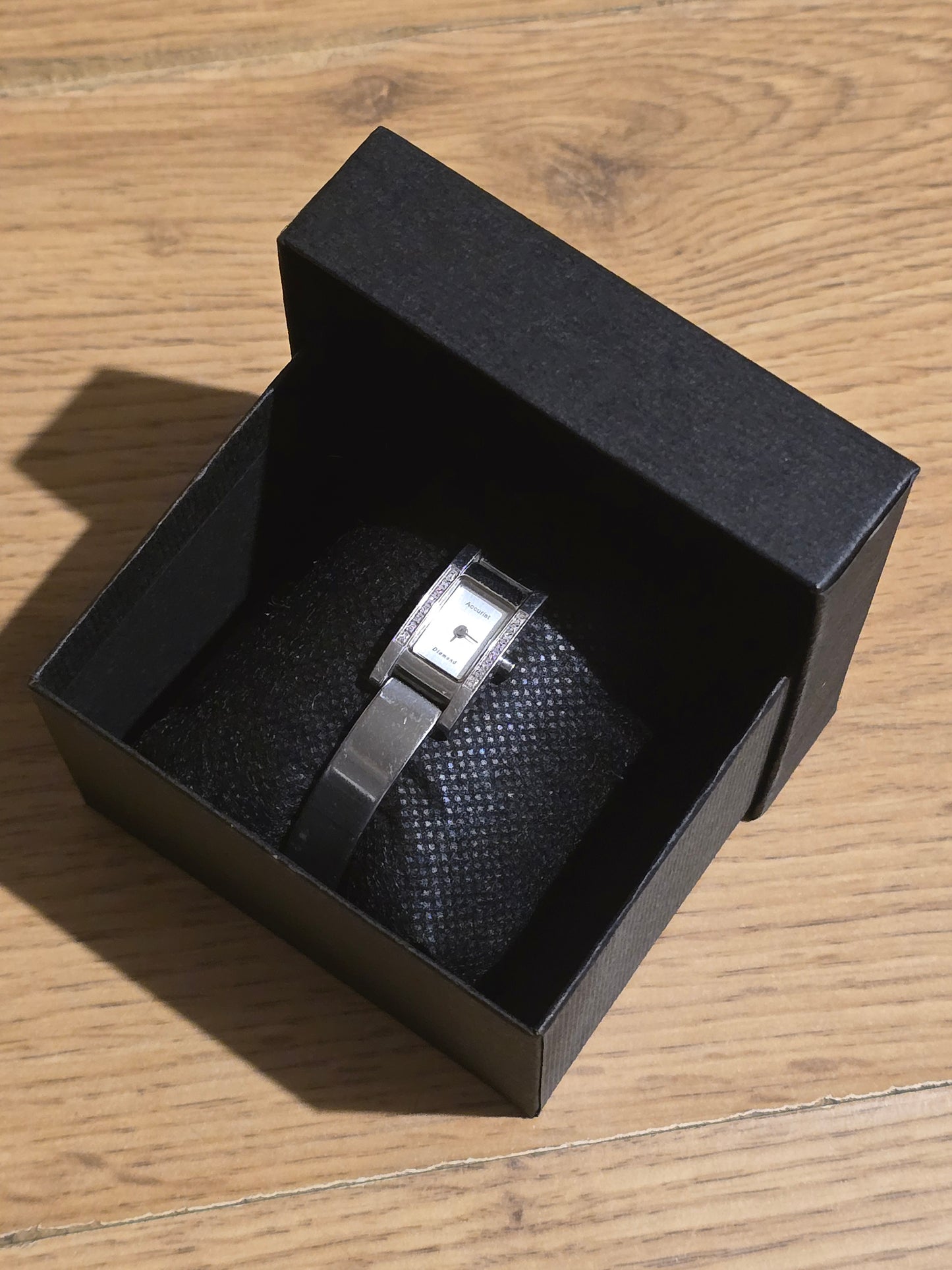 Accurist Diamond Ladies Quartz Watch - Pre-owned - 1