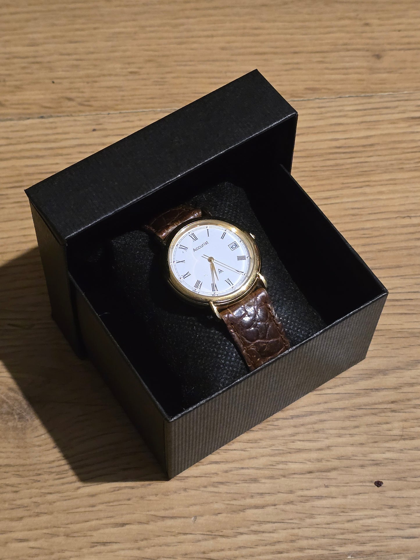 Accurist Mens / Unisex Gold Plated Quartz Watch - Pre-owned - 1