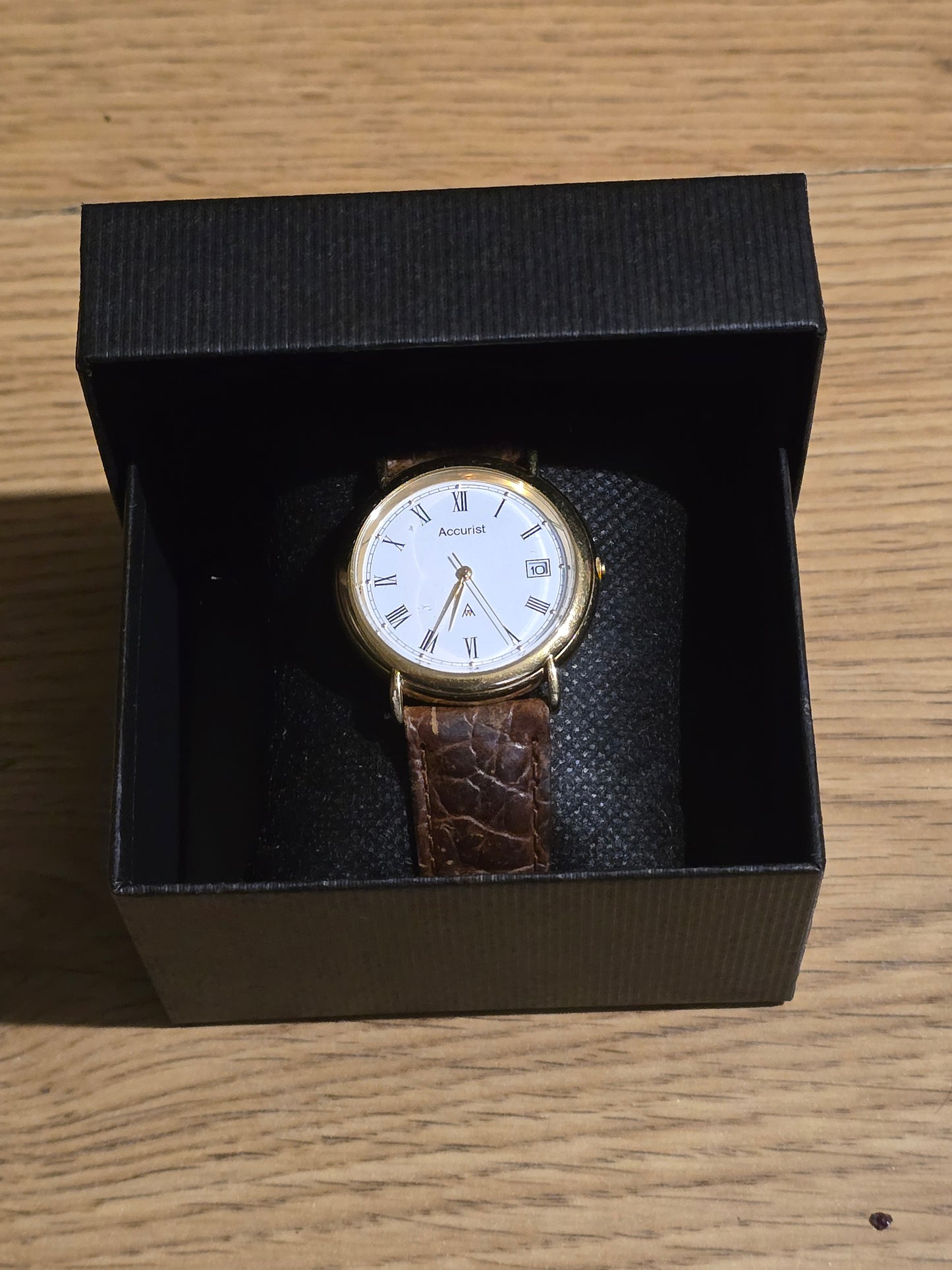 Accurist Mens / Unisex Gold Plated Quartz Watch - Pre-owned - 1
