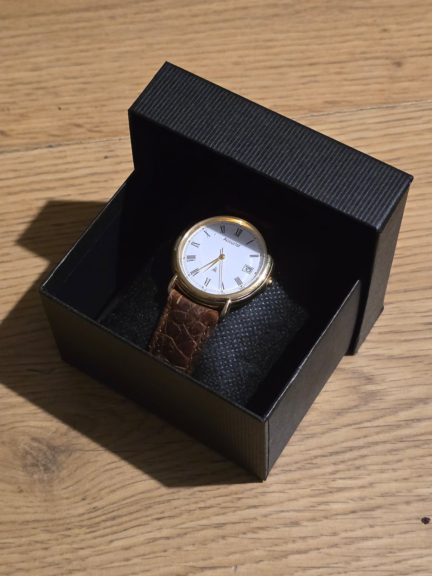 Accurist Mens / Unisex Gold Plated Quartz Watch - Pre-owned - 1