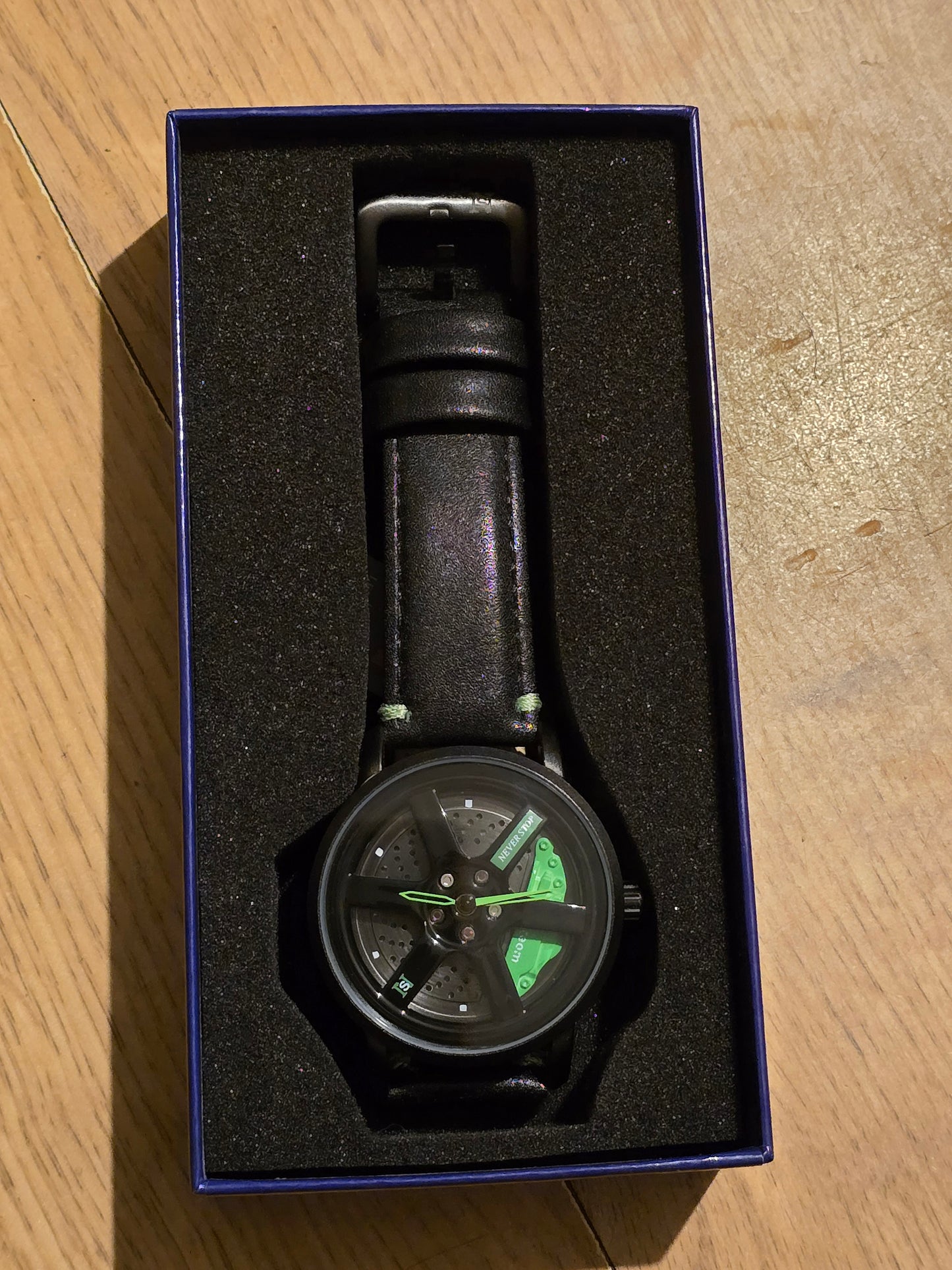 Never Stop Alloy Wheel Design Mens Quartz Watch with Rotating Face - Green - New - 1