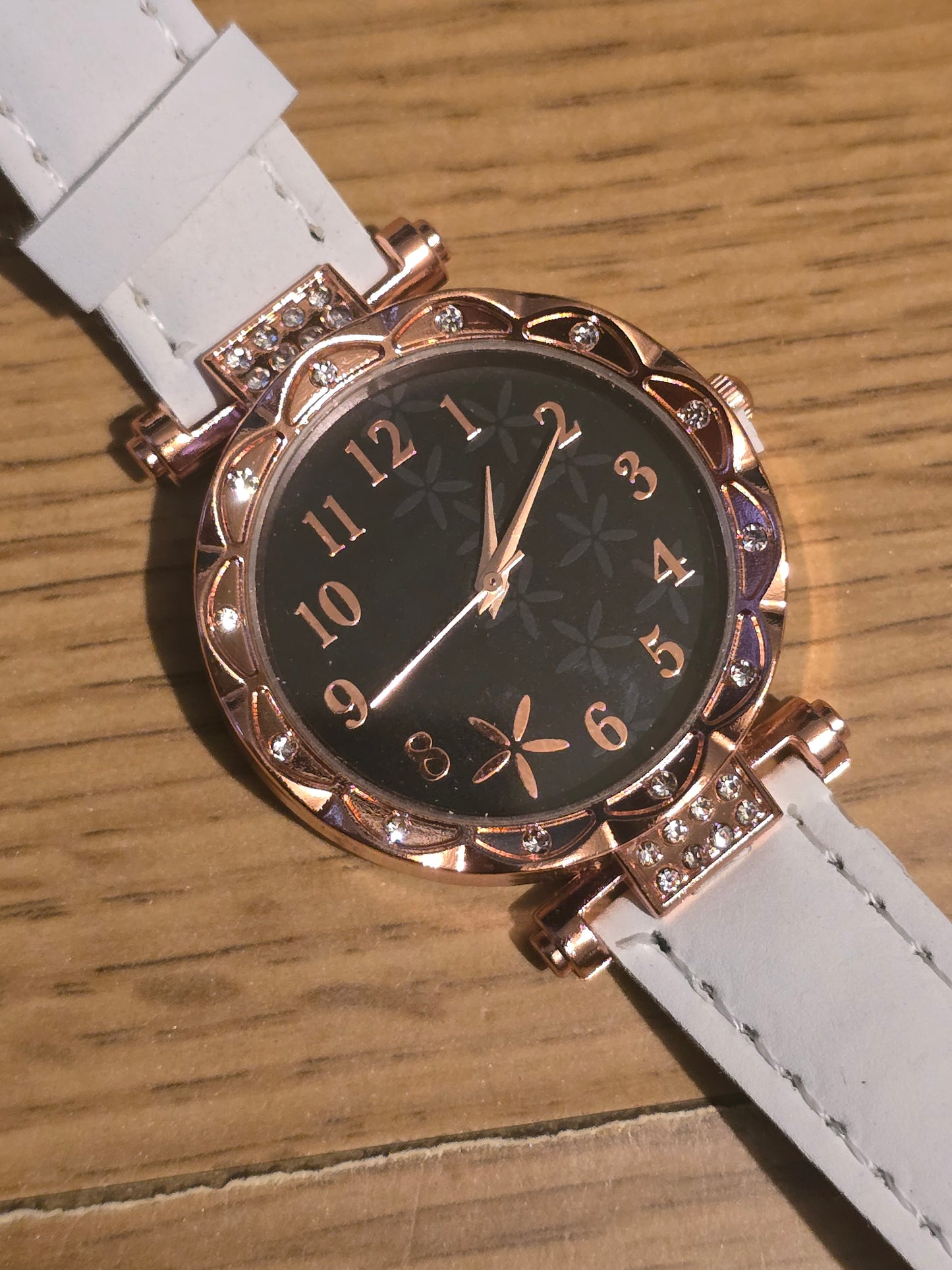 Ladies Quartz Watch - White - New - 1