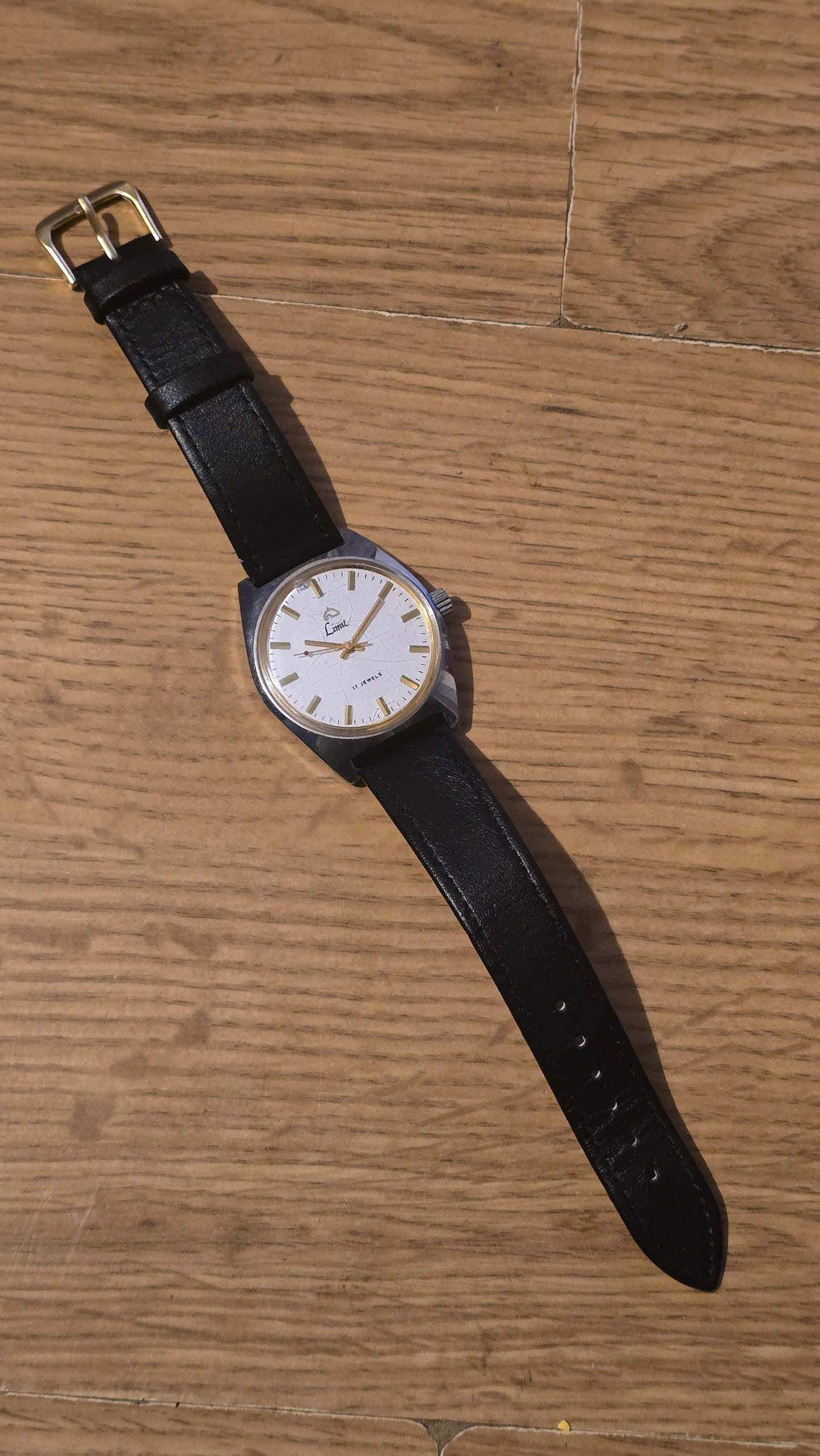 Limit Vintage Mechanical Wind-up Mens Watch - Pre-owned - 1