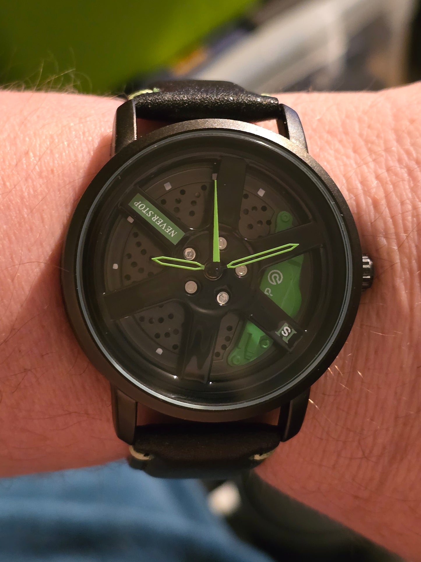 Never Stop Alloy Wheel Design Mens Quartz Watch with Rotating Face - Green - New - 1