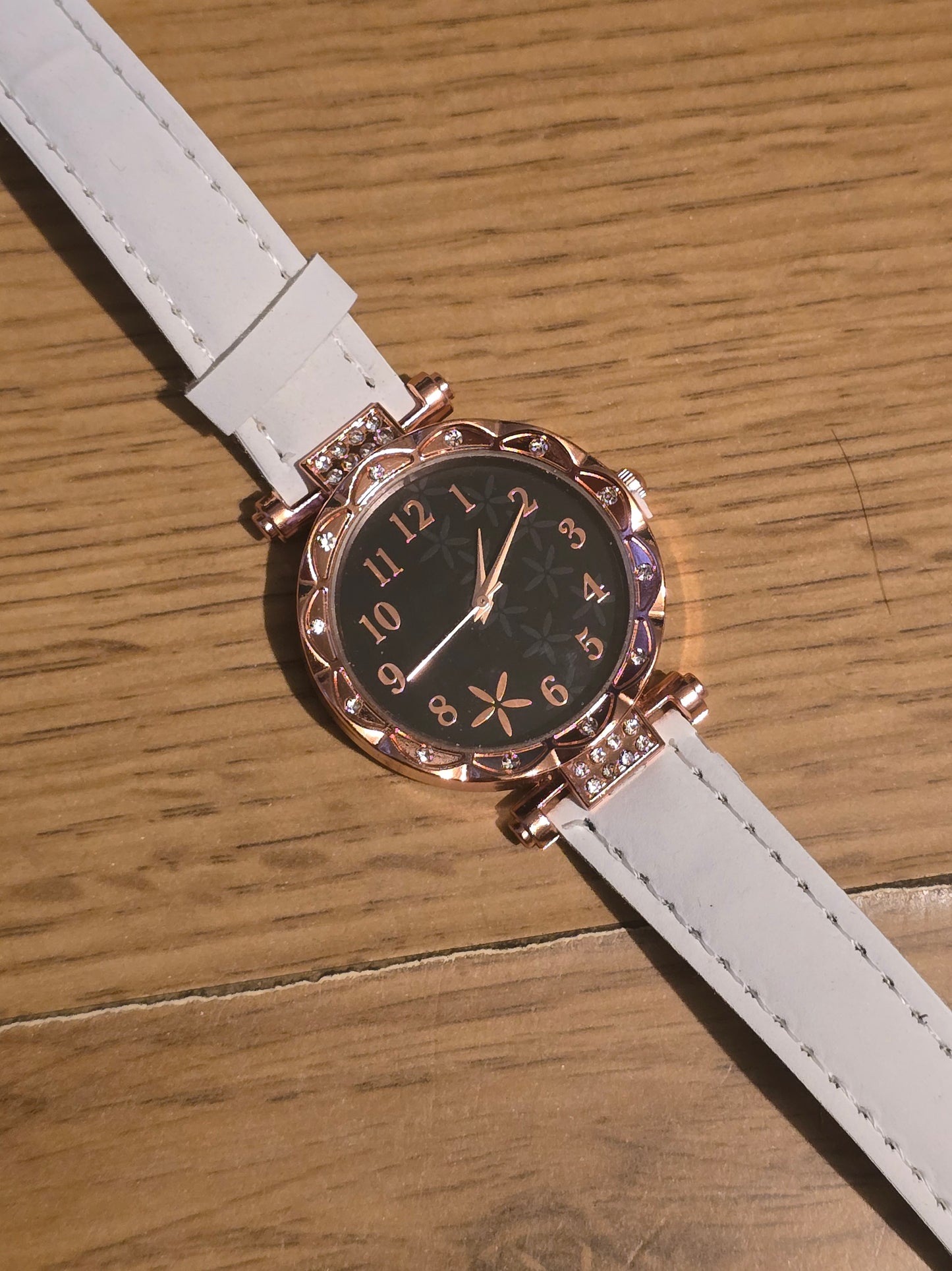 Ladies Quartz Watch - White - New - 1