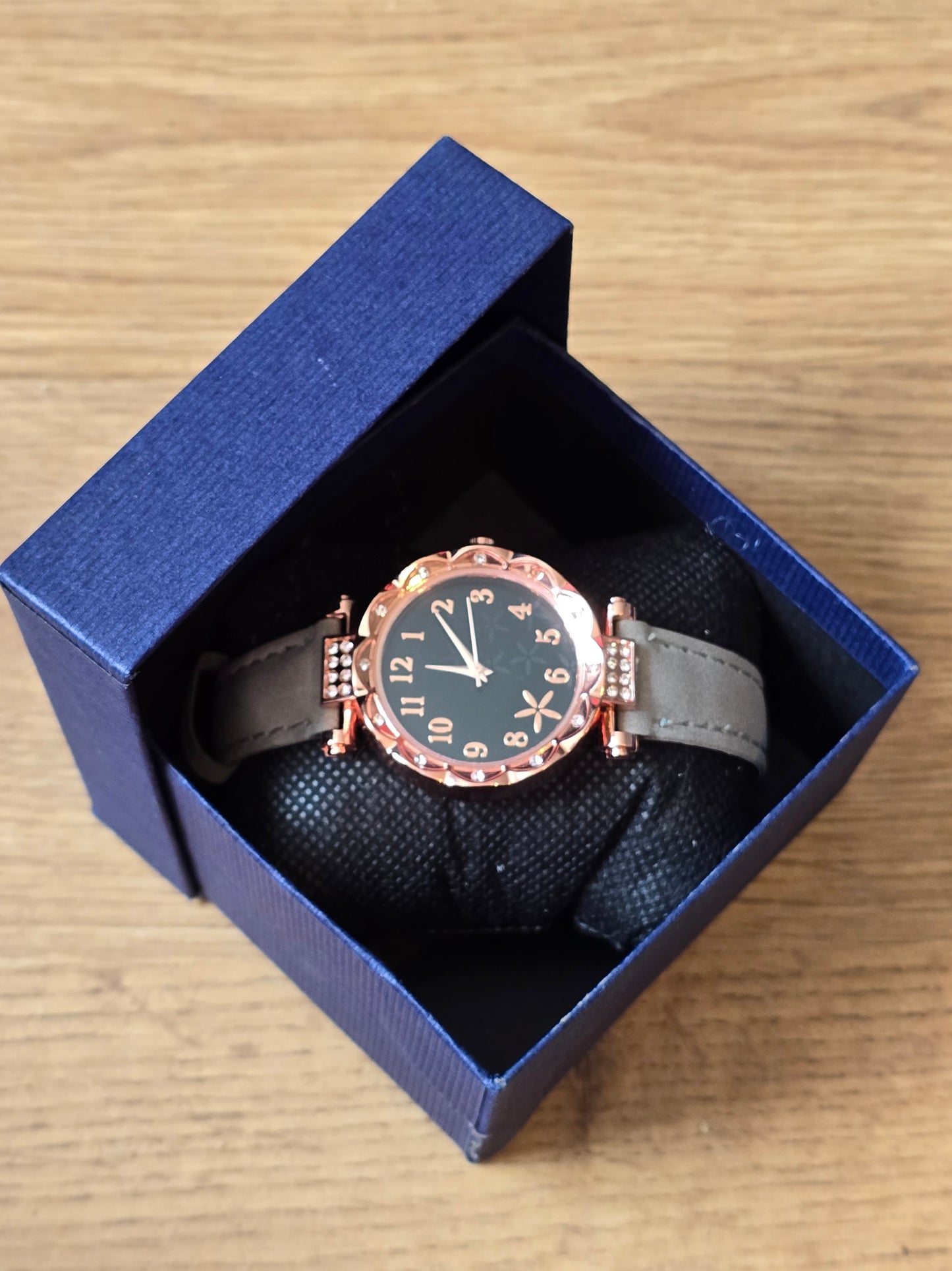 Ladies Quartz Watch - Grey - New - 1
