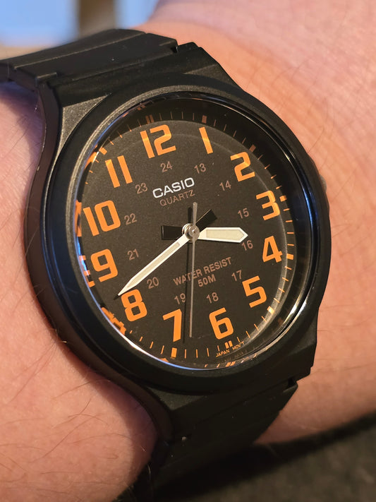 Casio MW-240-4BVEF Mens Quartz Watch