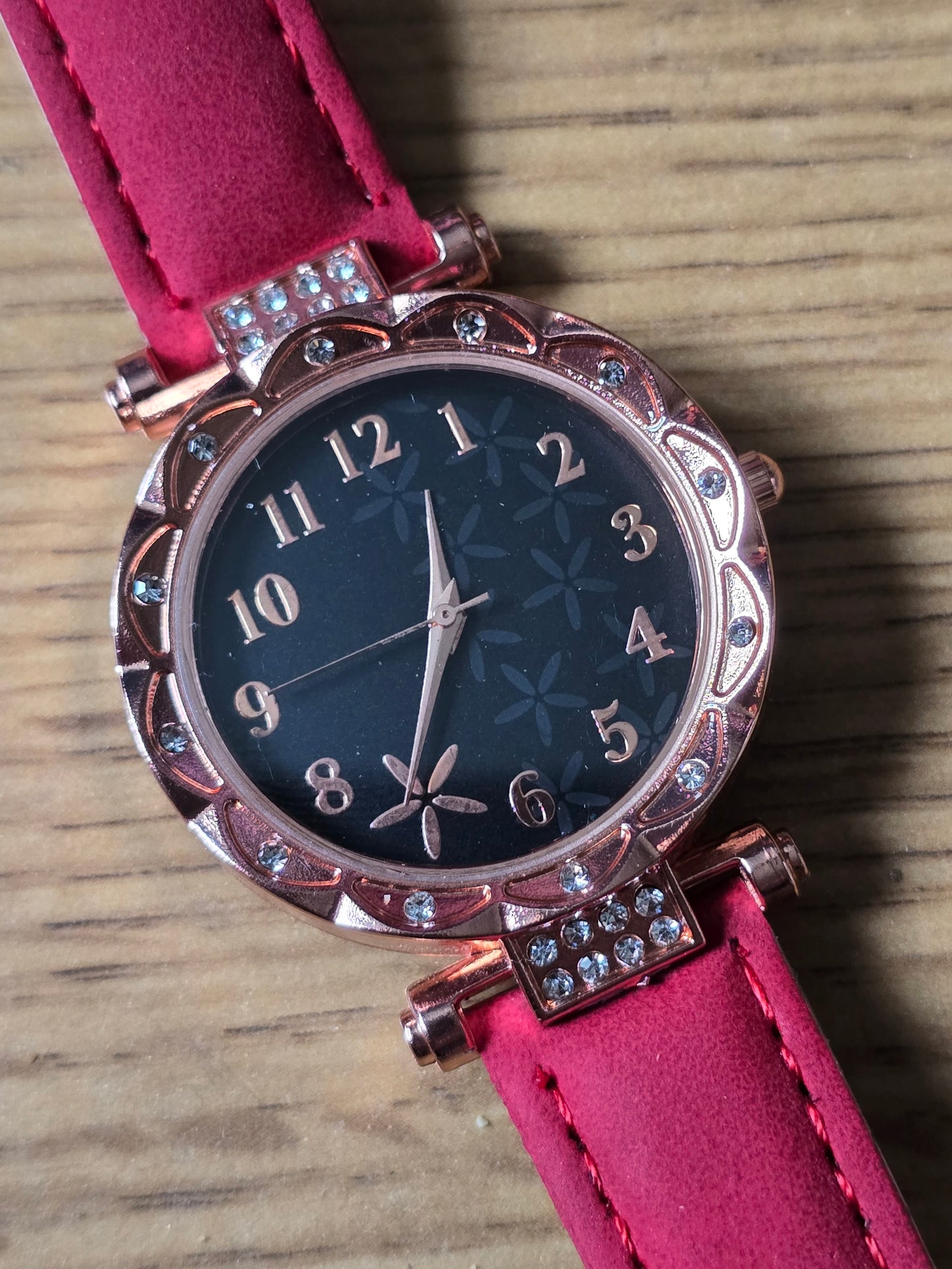 Ladies Quartz Watch - Red - New - 1