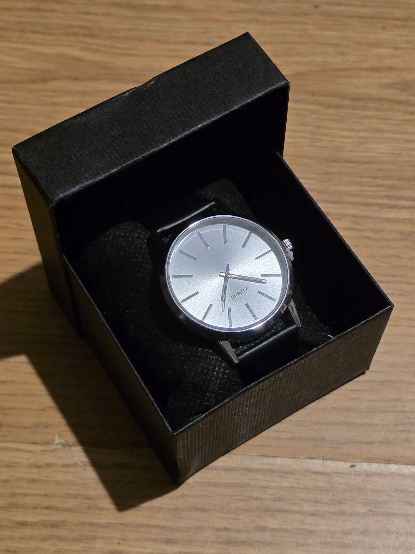 Mens Classic Style Quartz Watch - New - 2