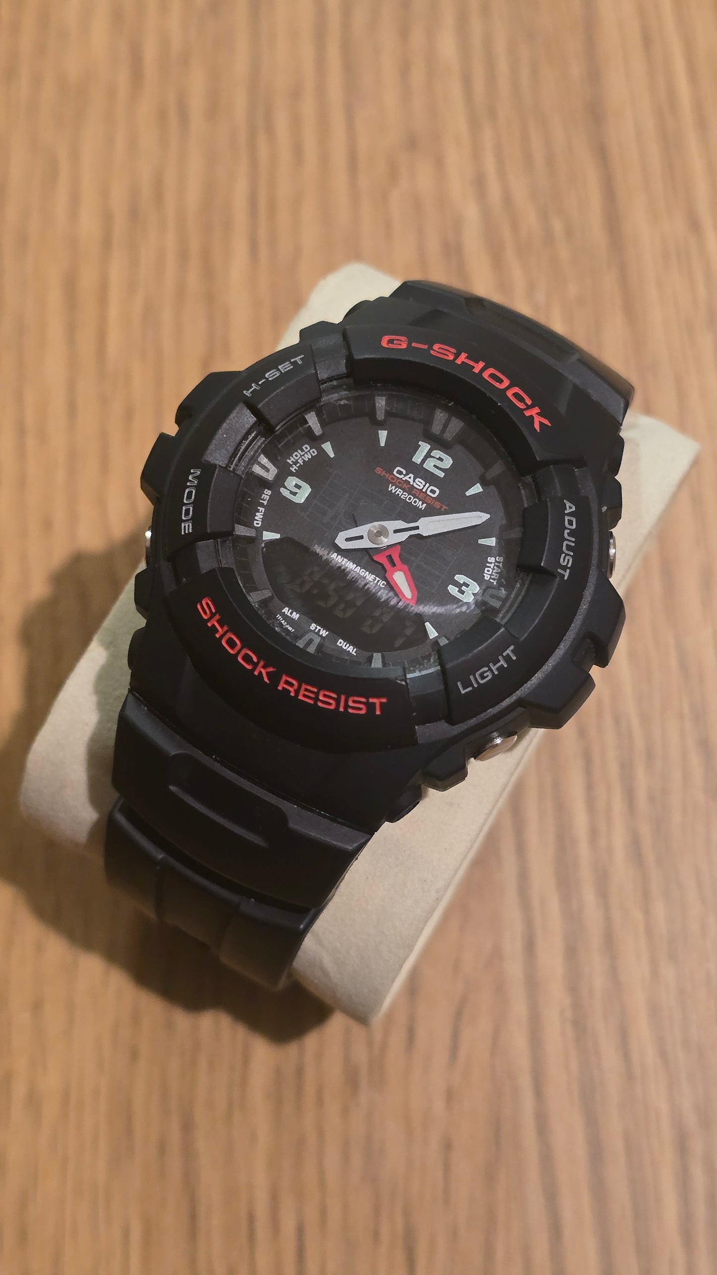 Casio G-100 G-Shock Mens Quartz Watch - Pre-owned