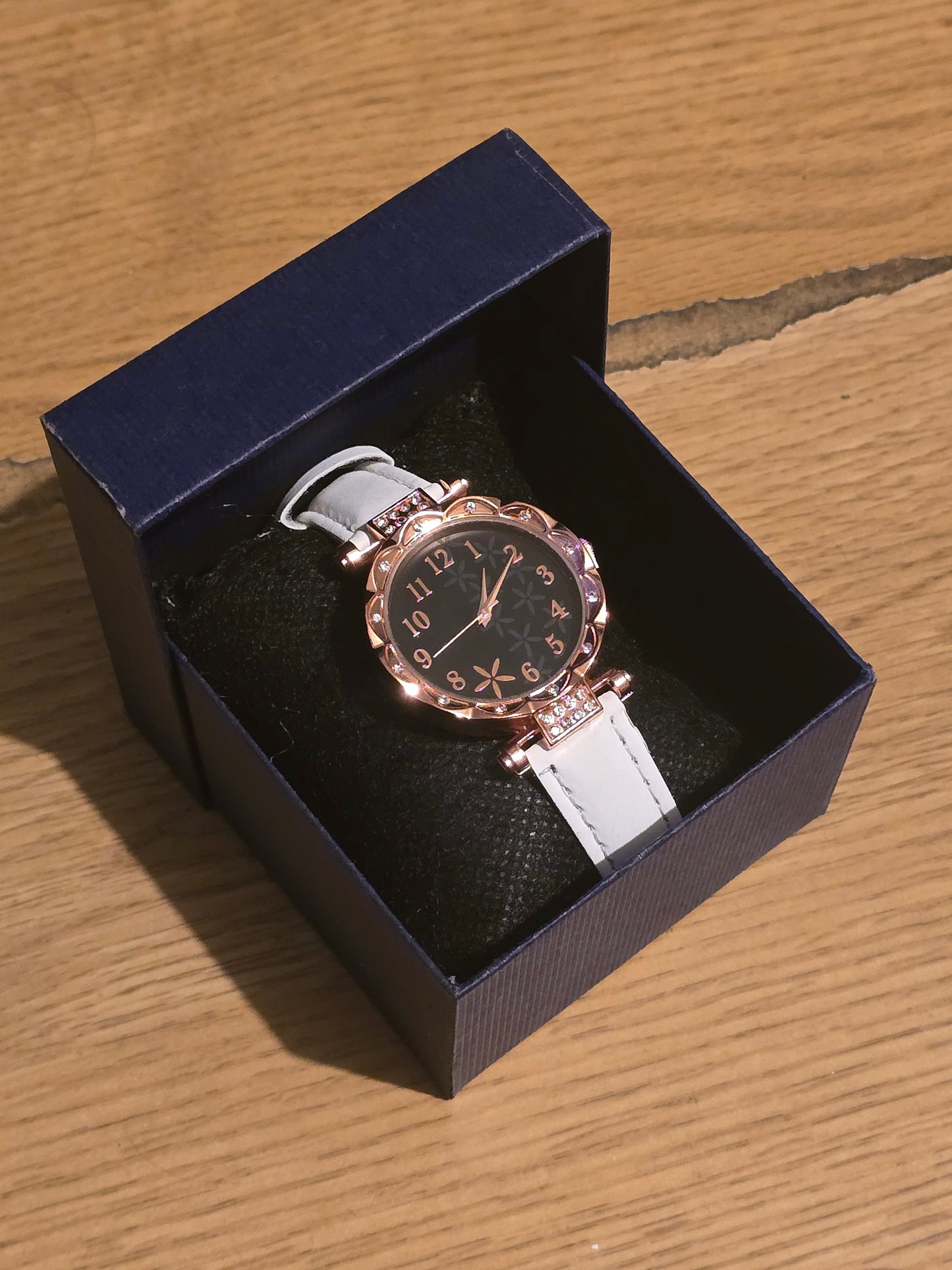 Ladies Quartz Watch - White - New - 1