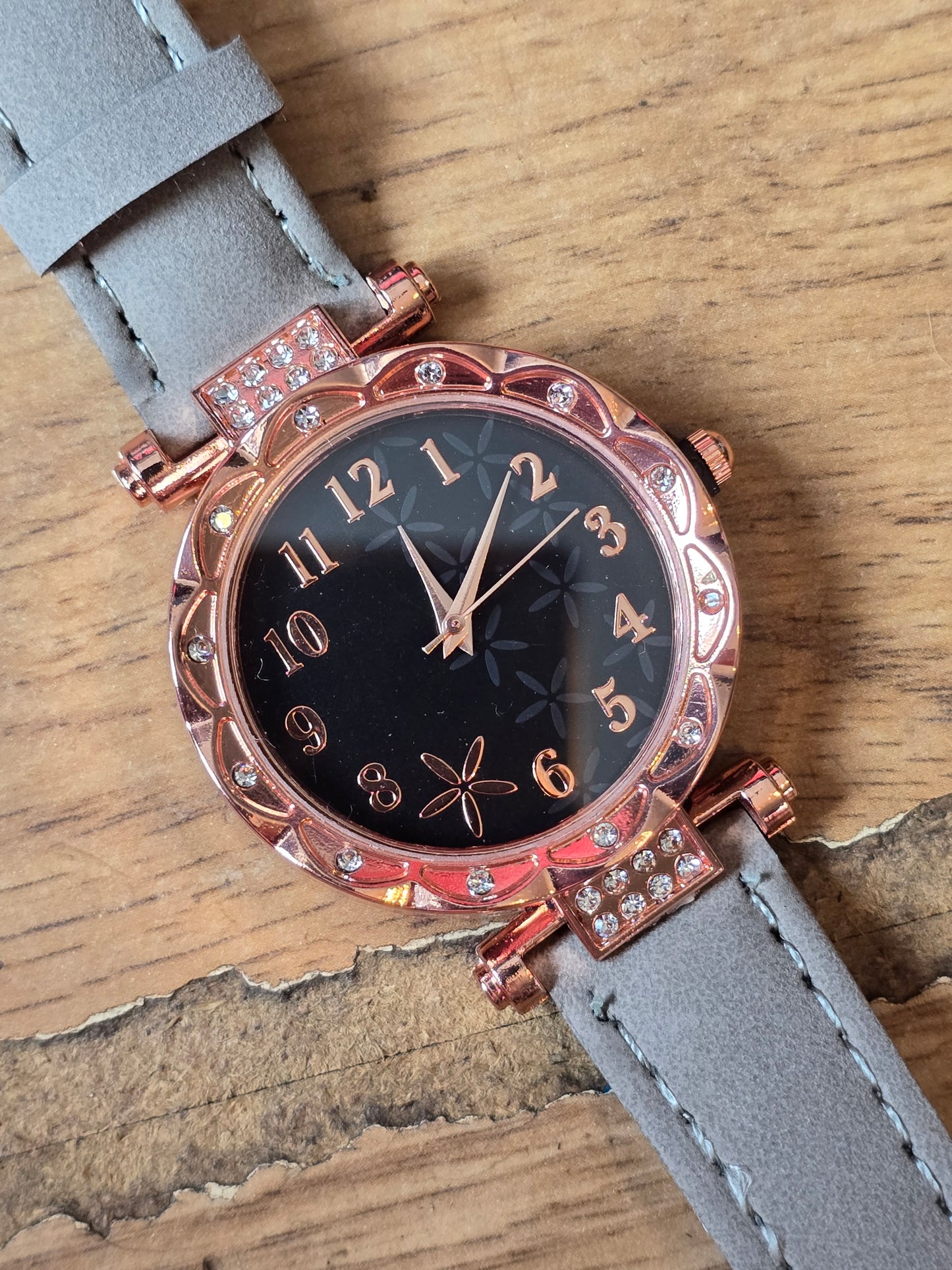 Ladies Quartz Watch - Grey - New - 1