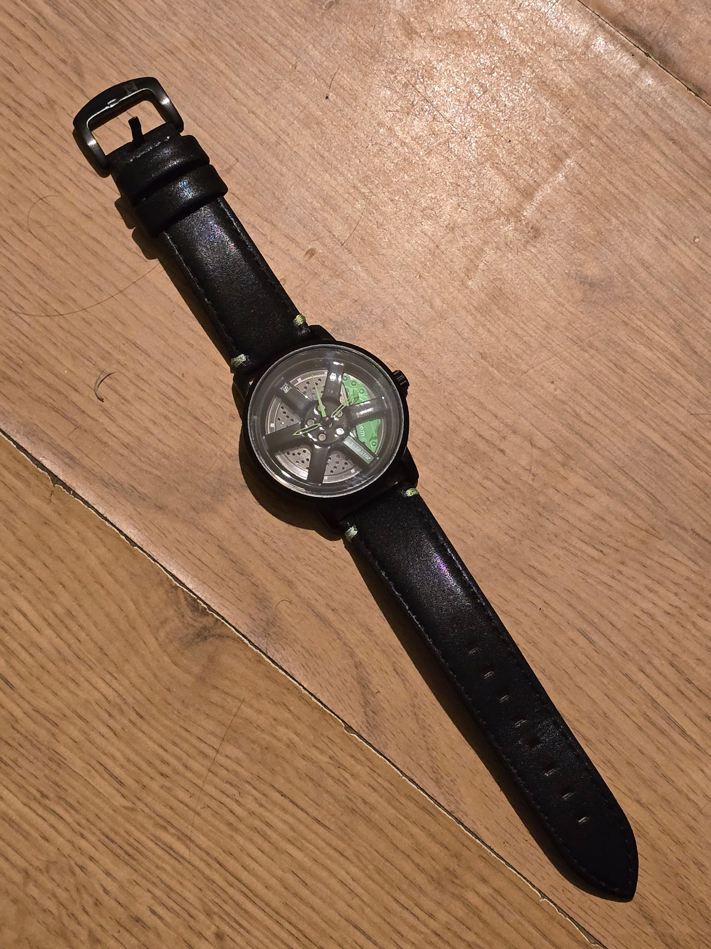 Never Stop Alloy Wheel Design Mens Quartz Watch with Rotating Face - Green - New - 1