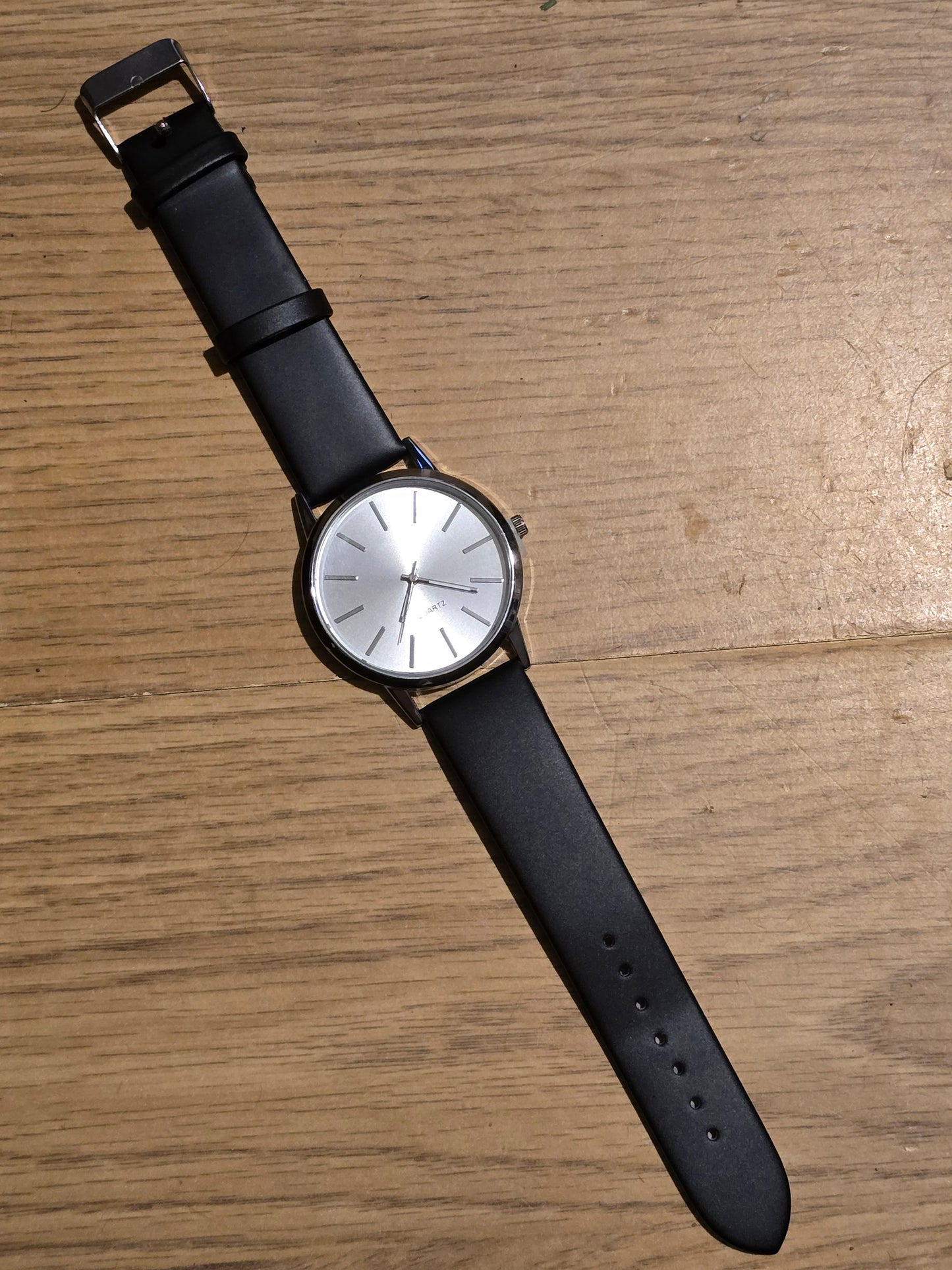 Mens Classic Style Quartz Watch - New - 2