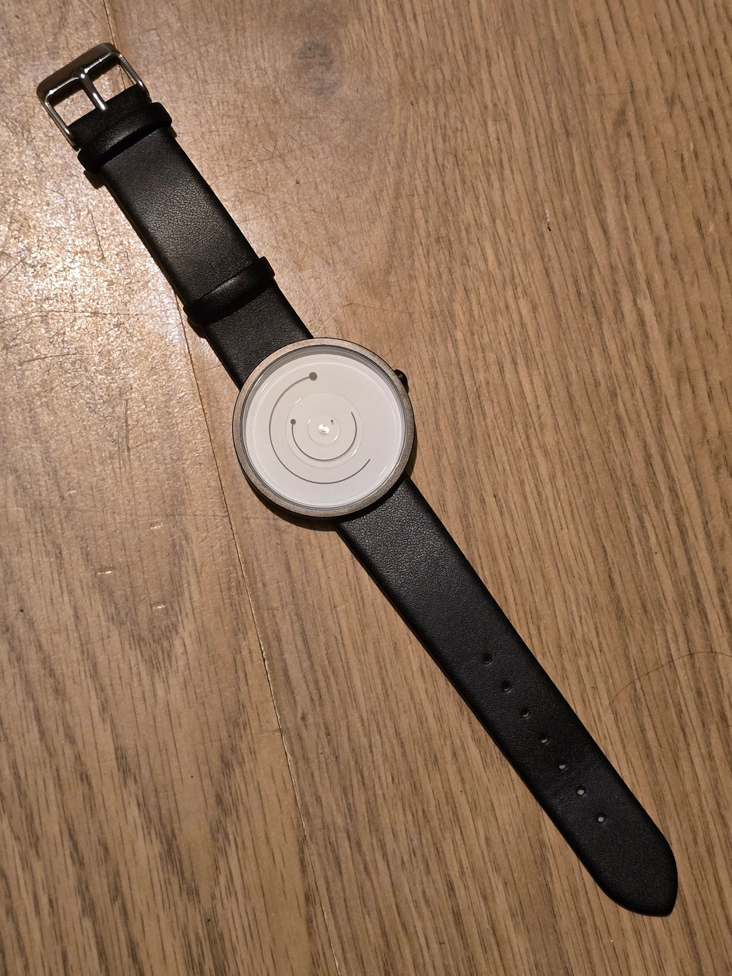 Minimalist Unisex Quartz Watch - New - 1