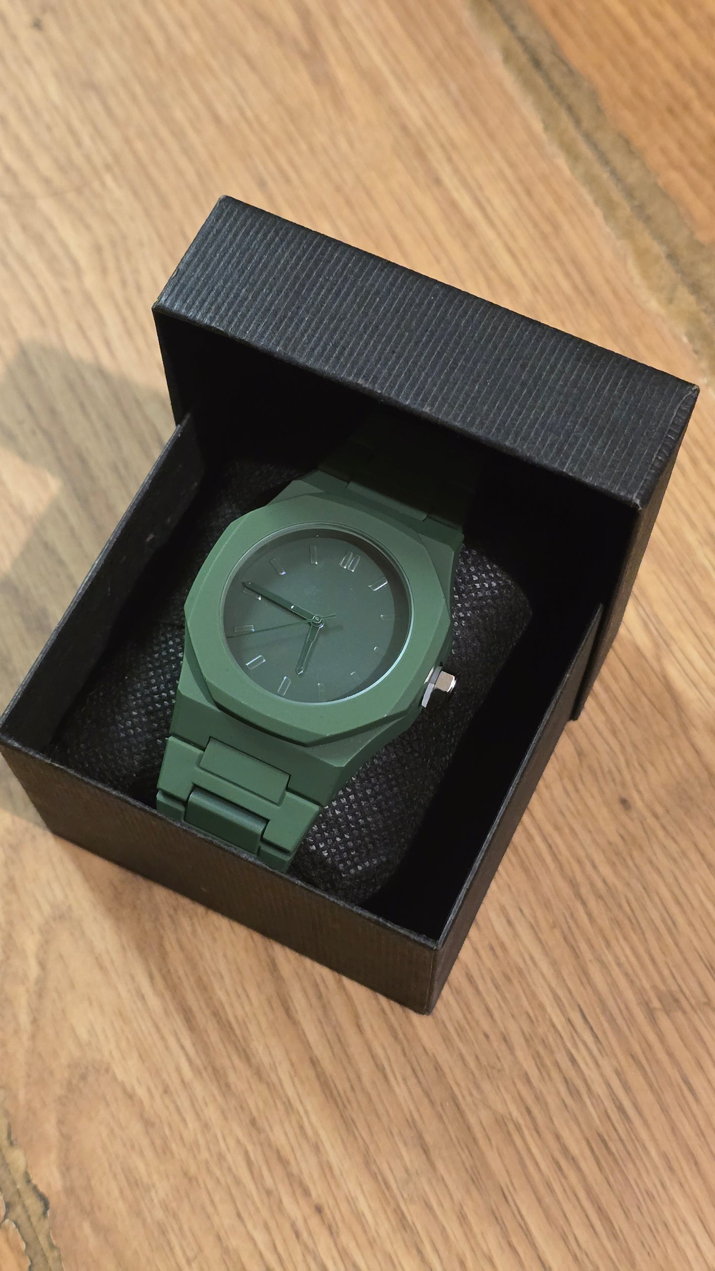 Mens / Unisex Green Quartz Watch - New