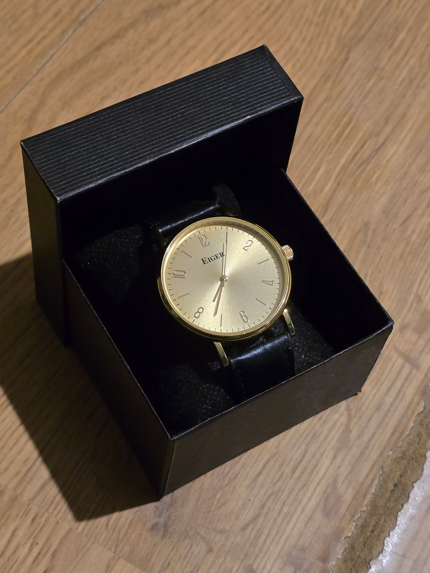 Eiger Mens Gold Coloured Quartz Watch - New