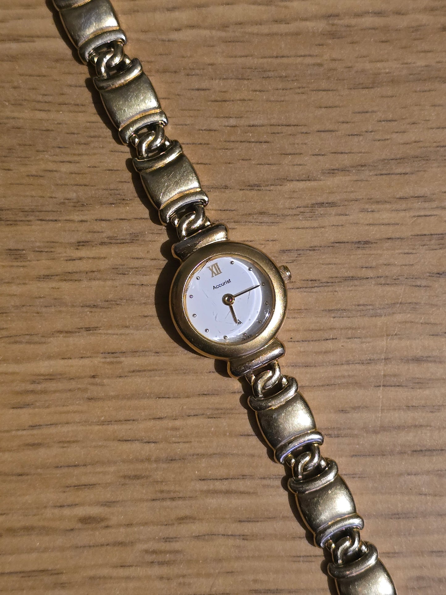 Accurist Ladies Gold Plated Quartz Dress Watch - Pre-owned