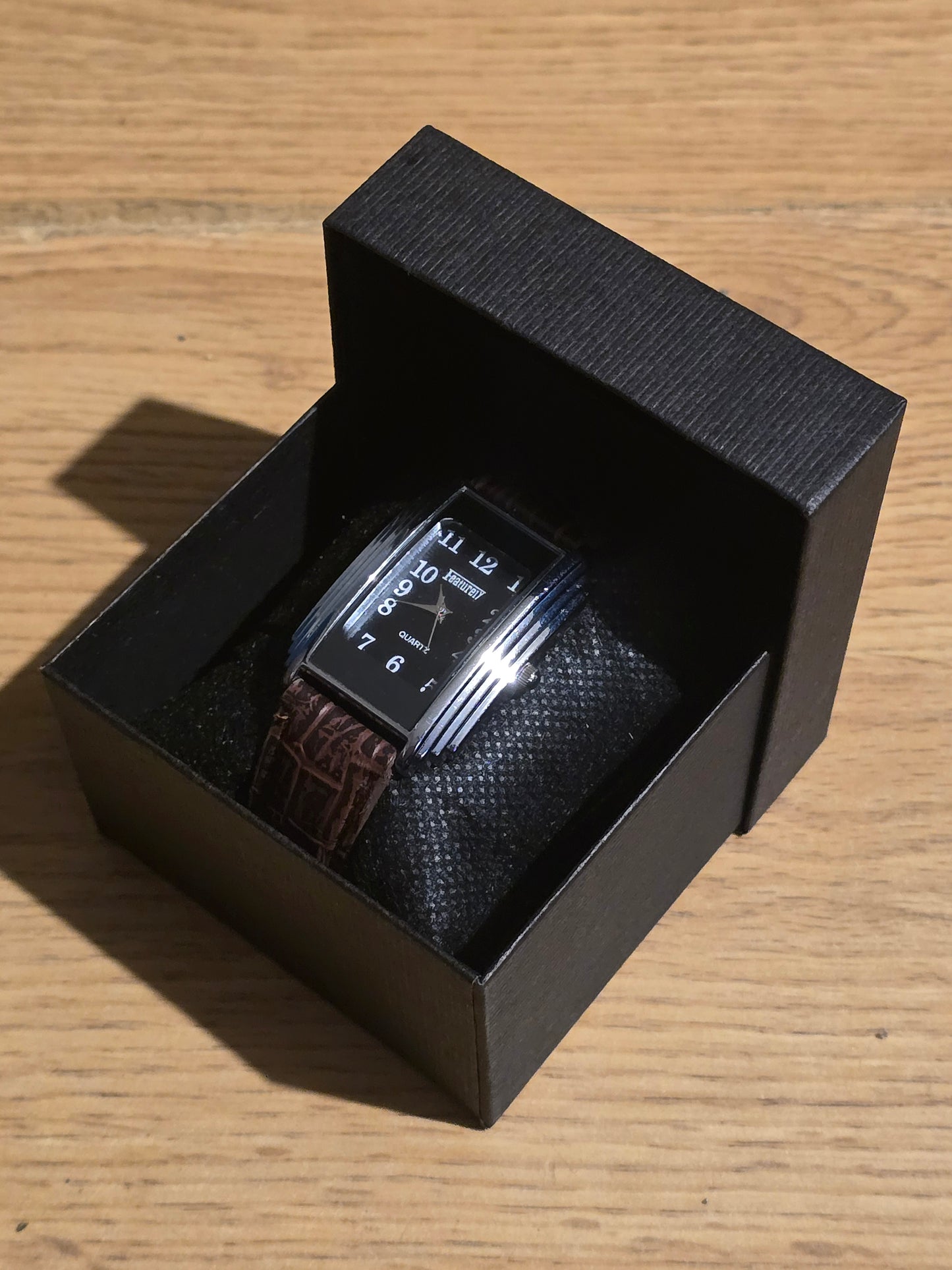 Feature17 Ladies Quartz Watch - Pre-owned