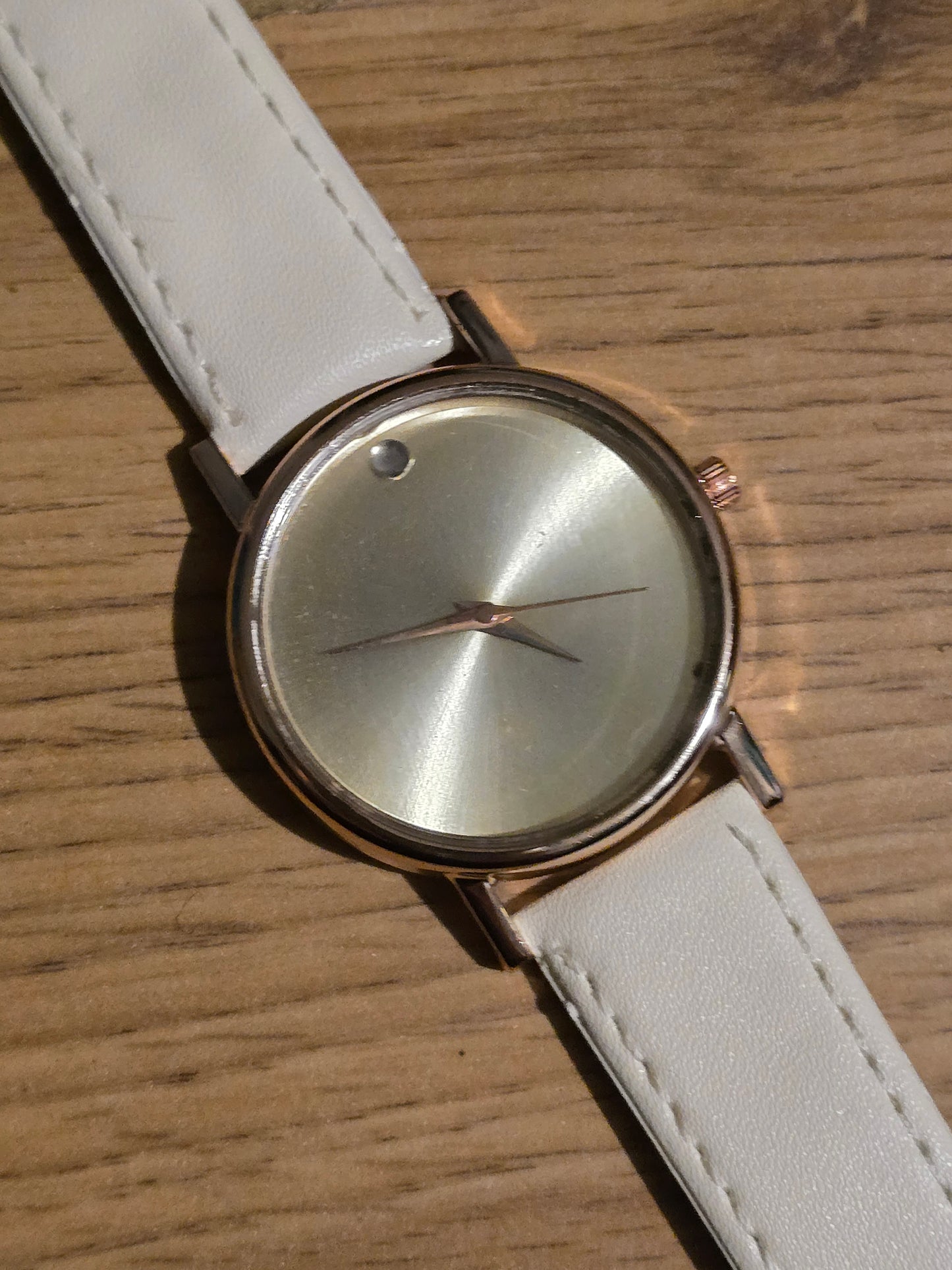 Mens / Unisex Minimalist Quartz Watch - New - 9