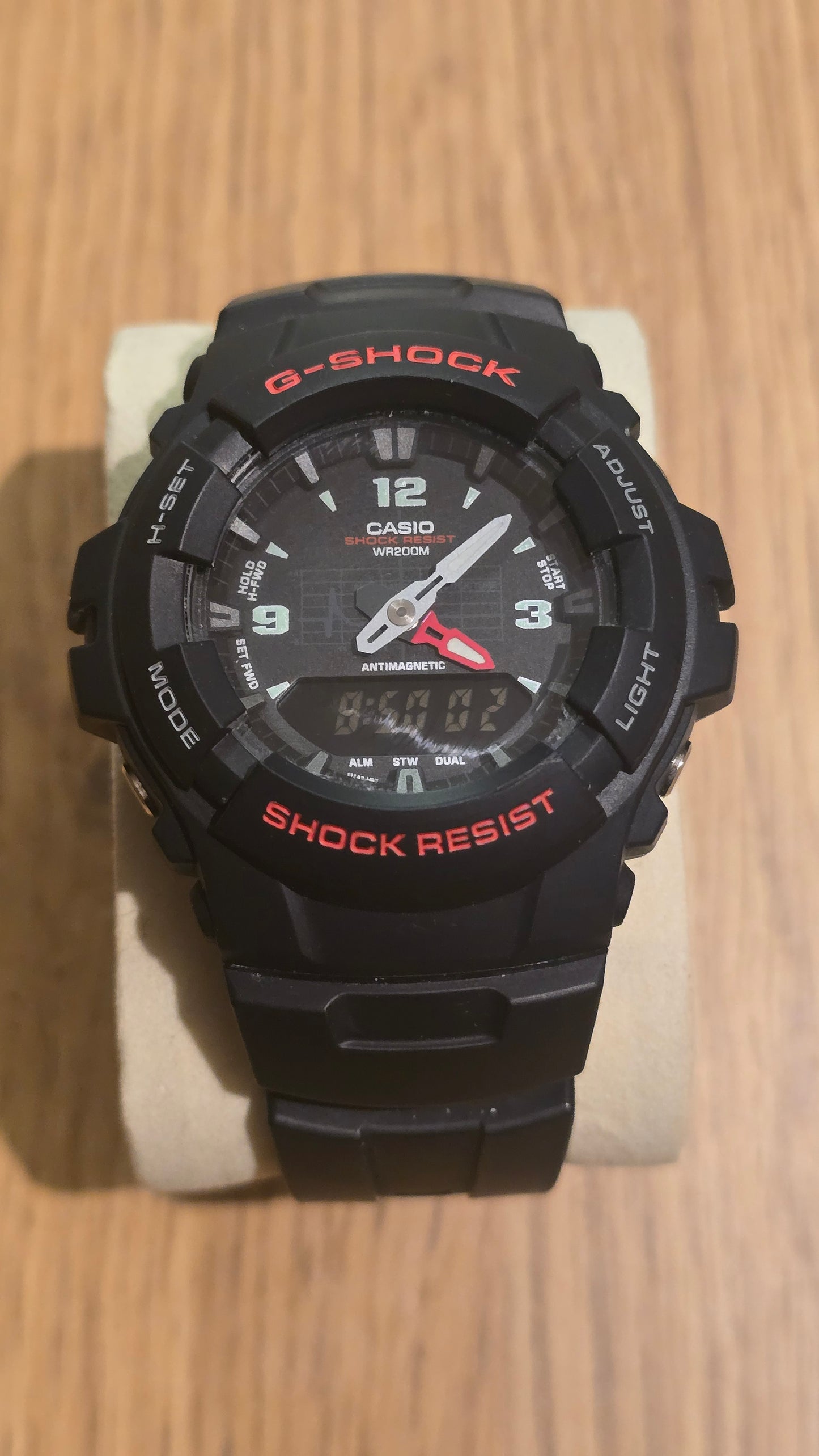 Casio G-100 G-Shock Mens Quartz Watch - Pre-owned