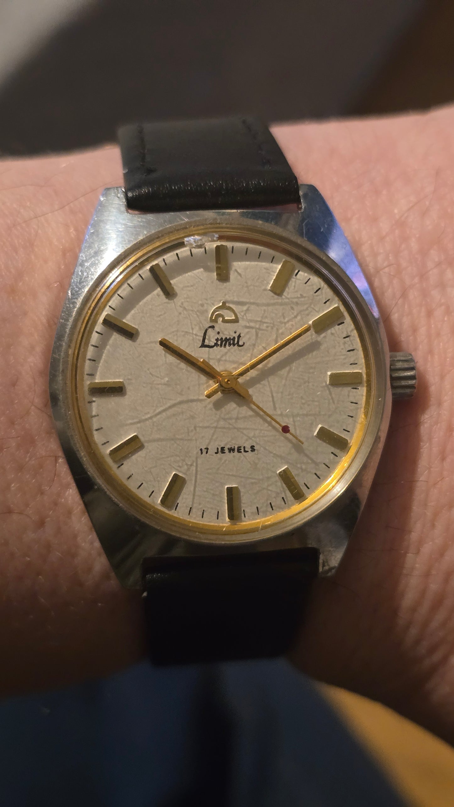 Limit Vintage Mechanical Wind-up Mens Watch - Pre-owned - 1