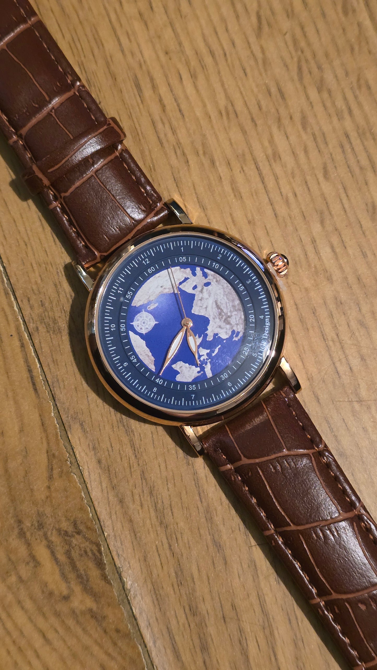 Lige Mens Earth Quartz Watch - New