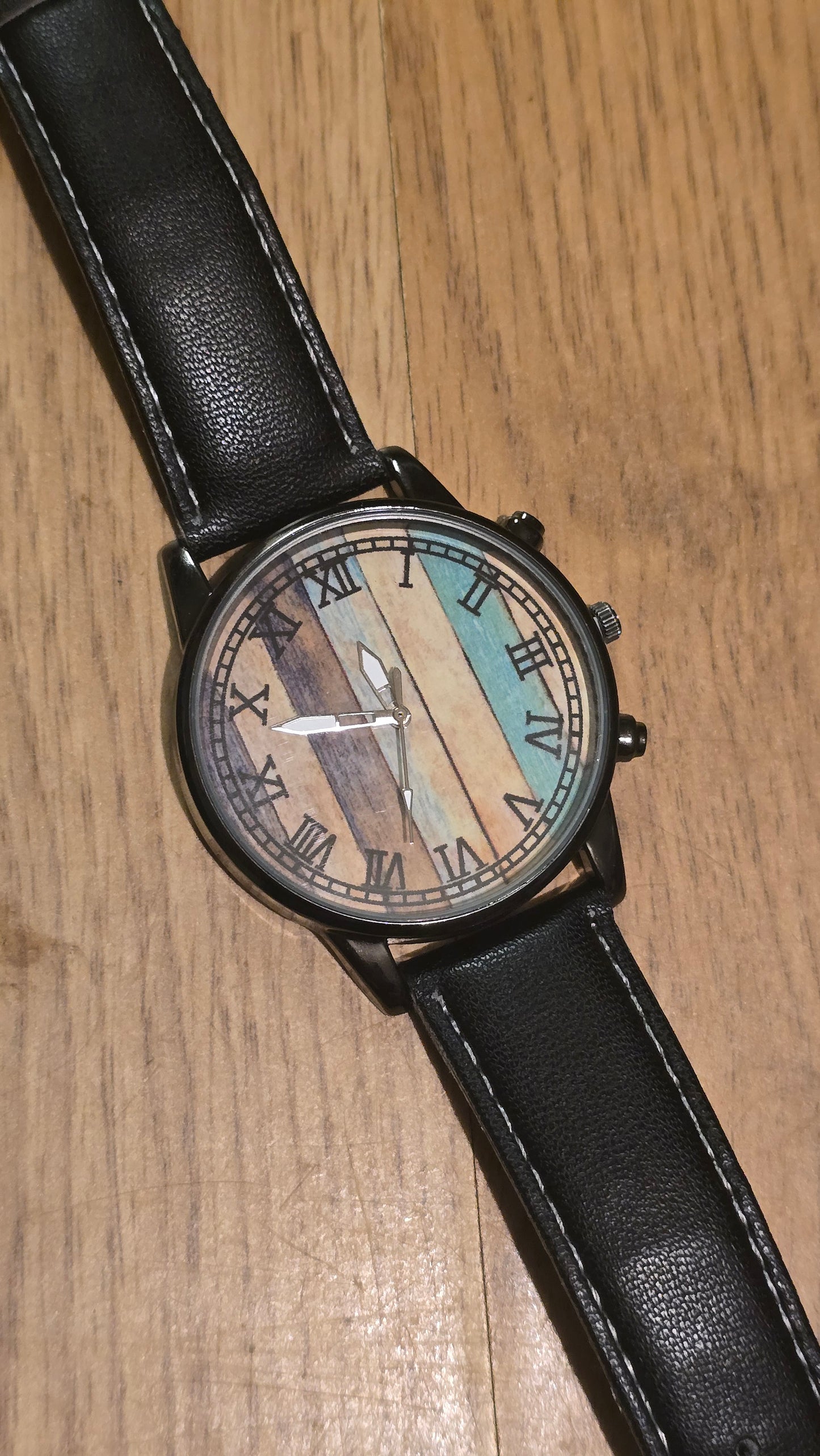 Ladies / Unisex Quartz Watch - New