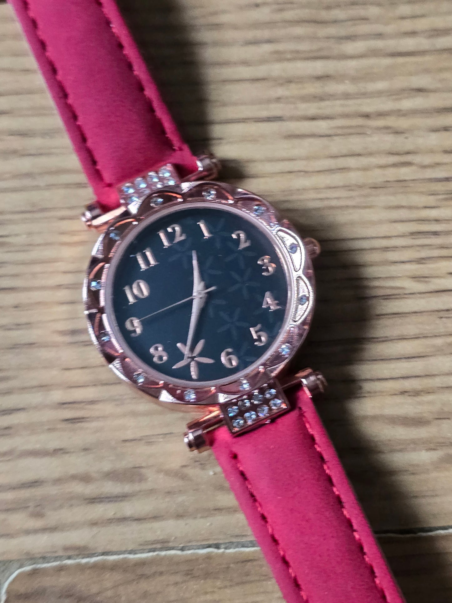 Ladies Quartz Watch - Red - New - 1