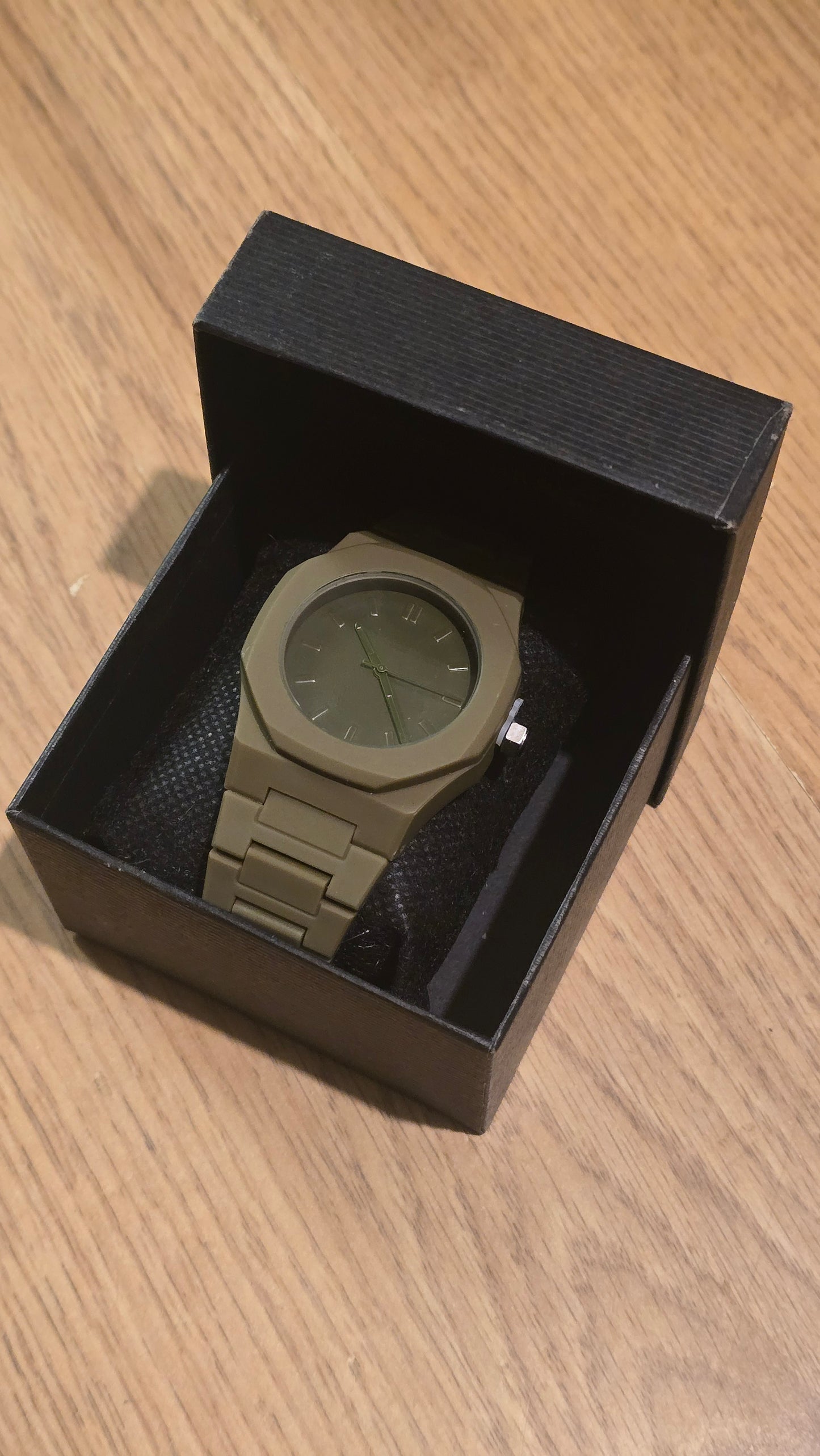 Mens / Unisex Khaki Quartz Watch - New