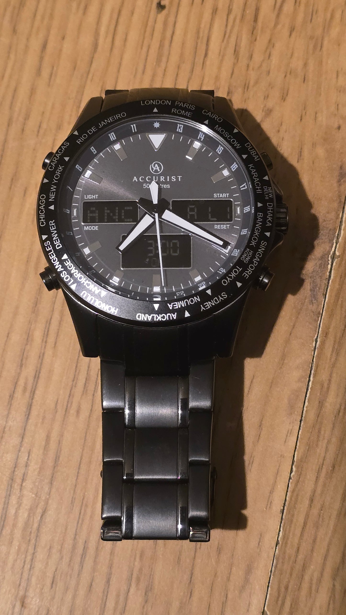 Accurist 7102 World Chronograph Quartz Watch - New - 1
